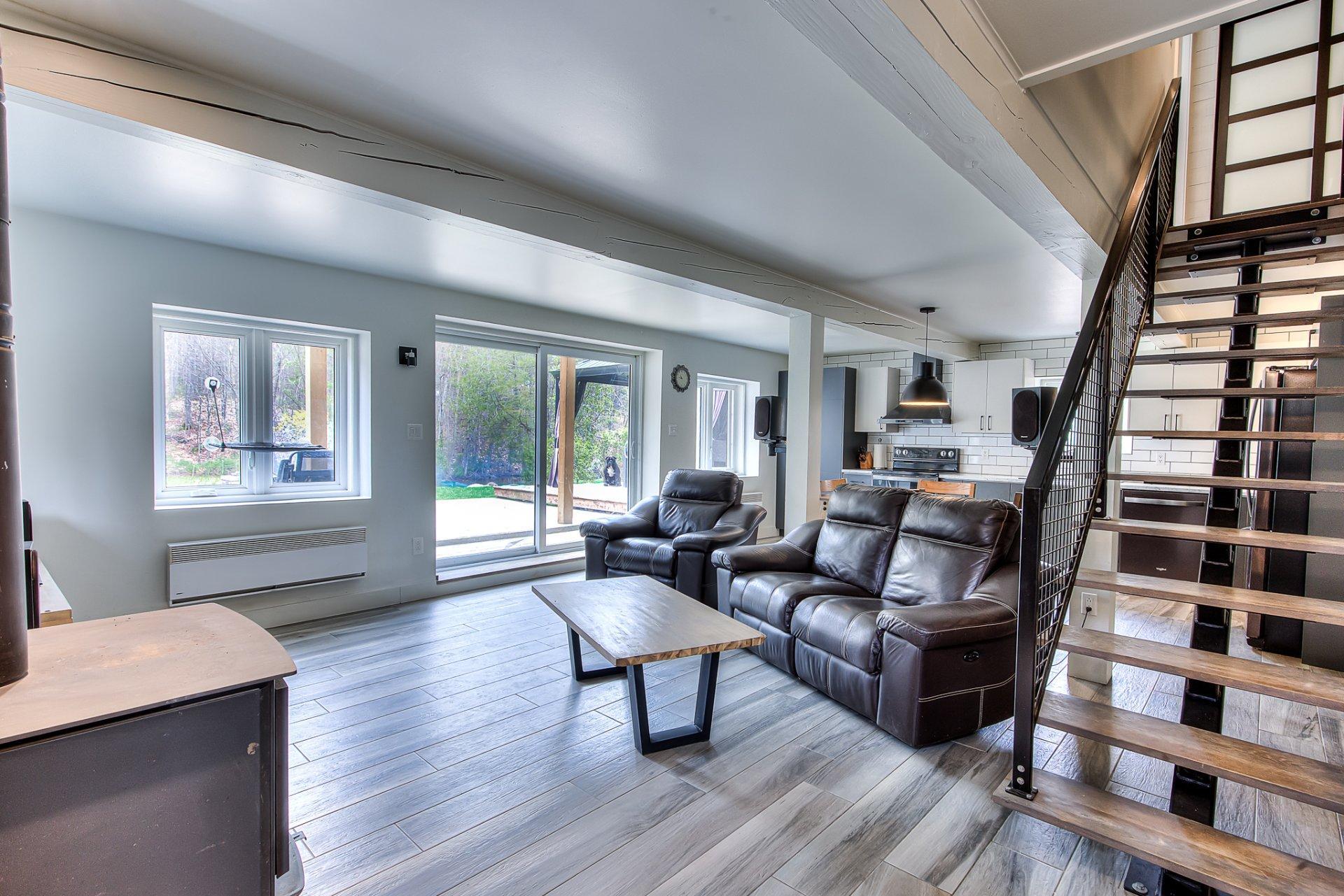 









1216


Rue St-Camille

,
Saint-Jérôme,




QC
J5L2K7

