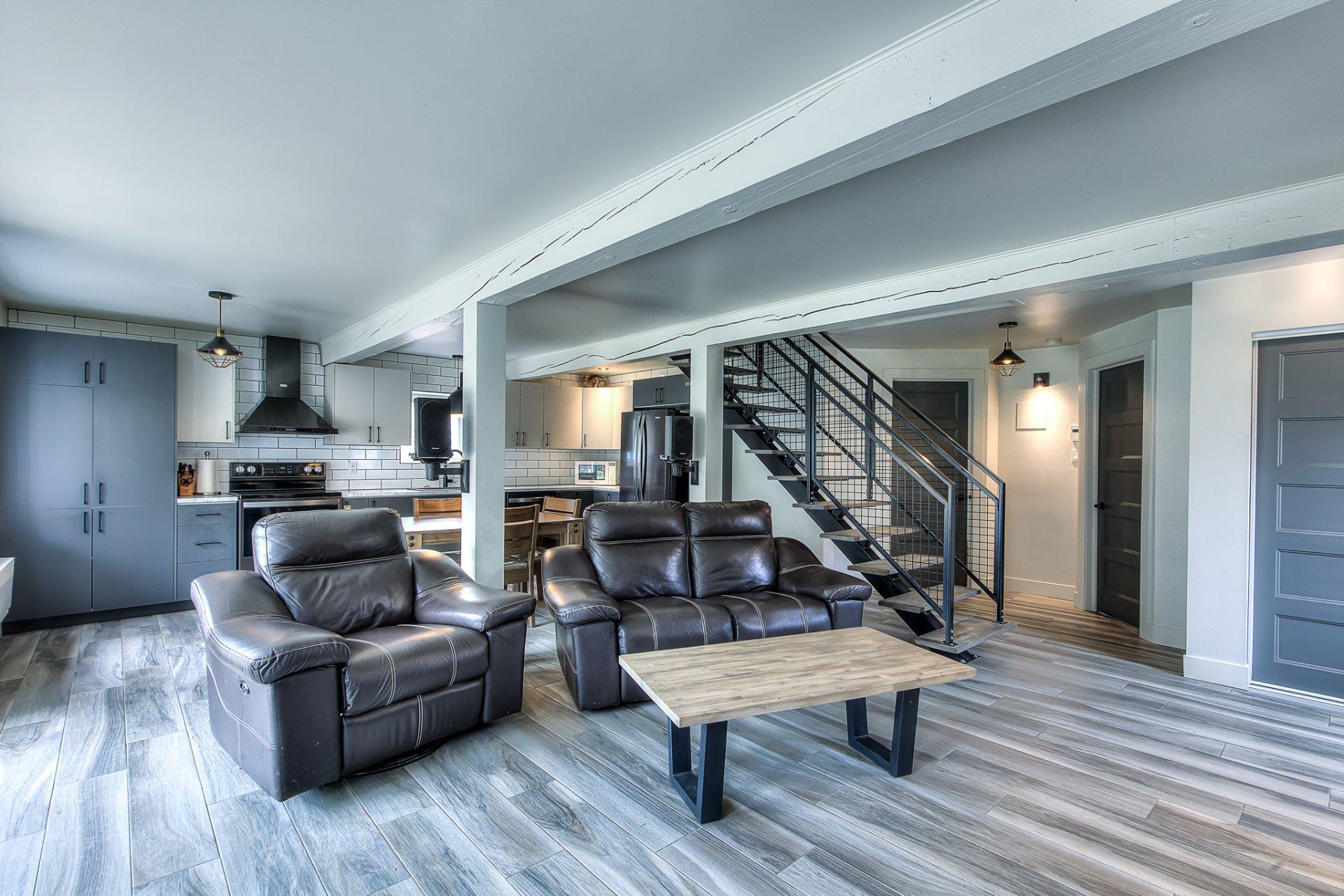 









1216


Rue St-Camille

,
Saint-Jérôme,




QC
J5L2K7

