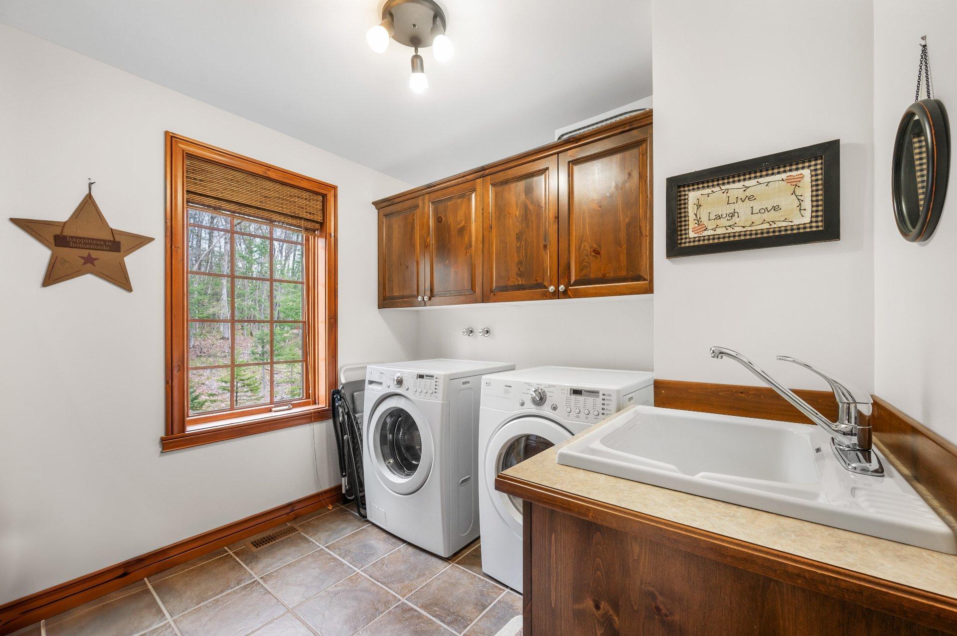 









2530


Ch. du Village

,
Mont-Tremblant,




QC
J8E1E9

