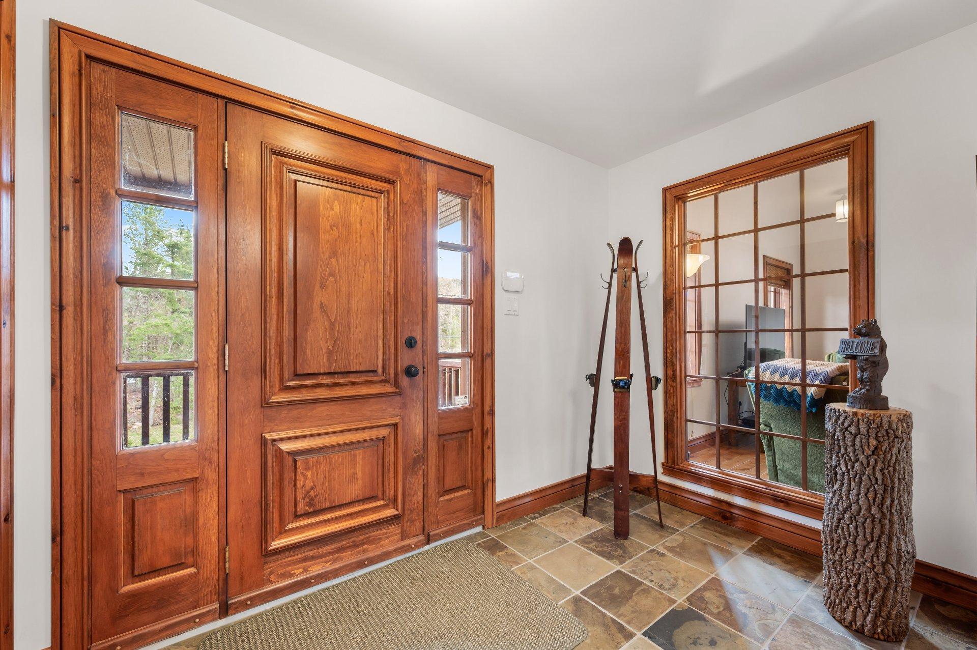









2530


Ch. du Village

,
Mont-Tremblant,




QC
J8E1E9

