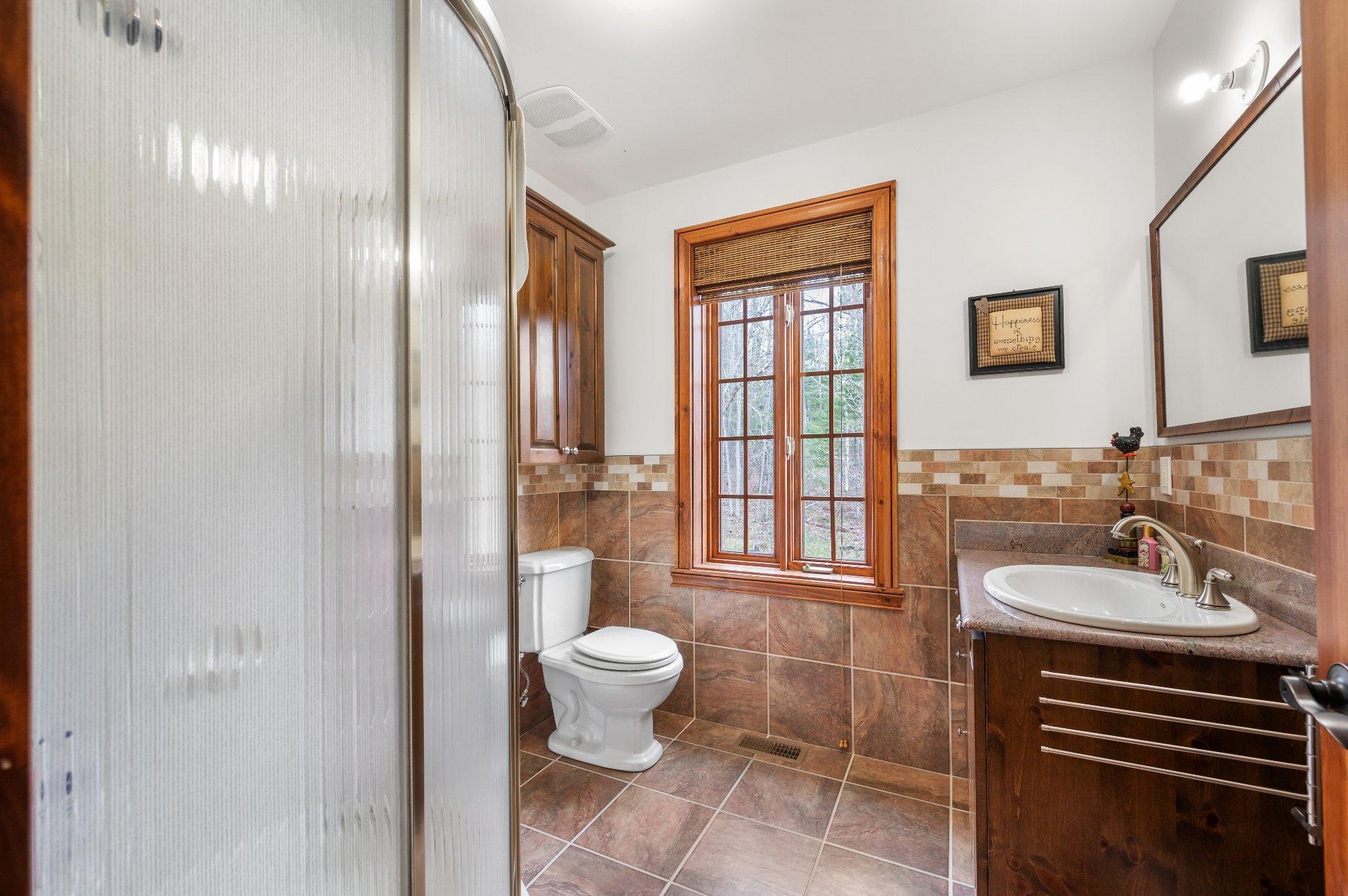 









2530


Ch. du Village

,
Mont-Tremblant,




QC
J8E1E9

