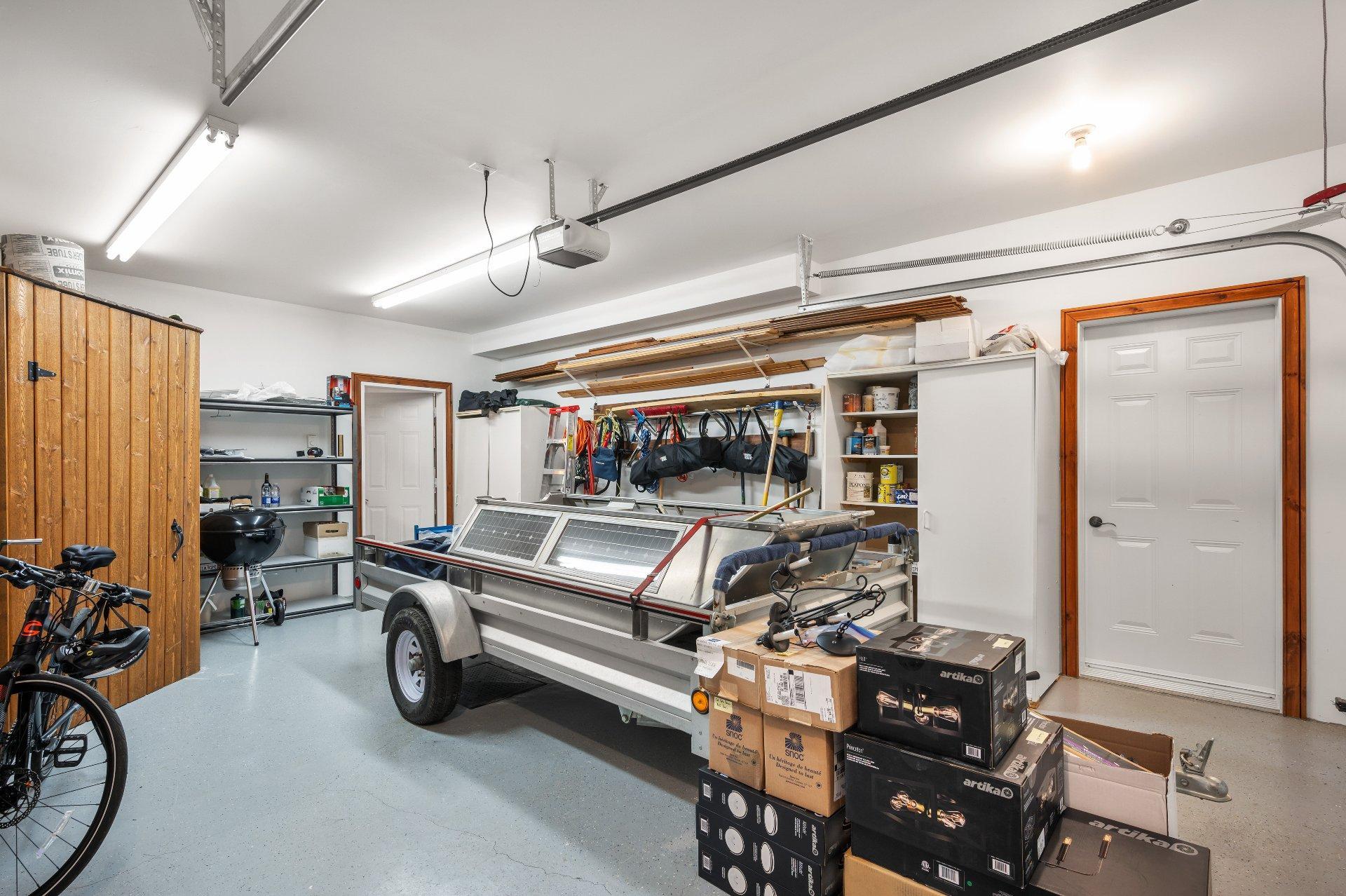 









2530


Ch. du Village

,
Mont-Tremblant,




QC
J8E1E9

