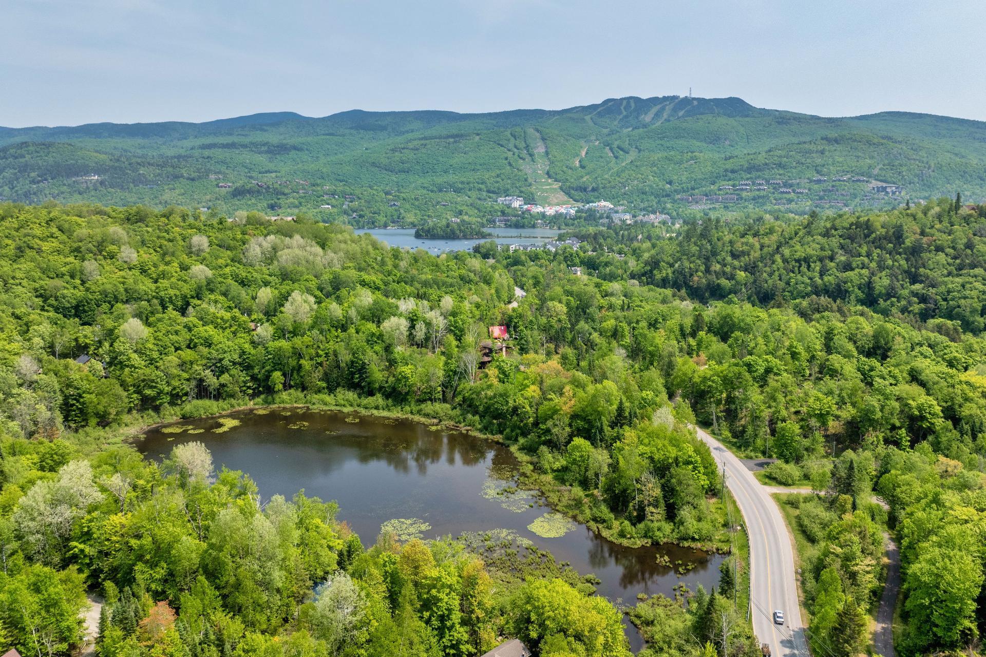 









2530


Ch. du Village

,
Mont-Tremblant,




QC
J8E1E9

