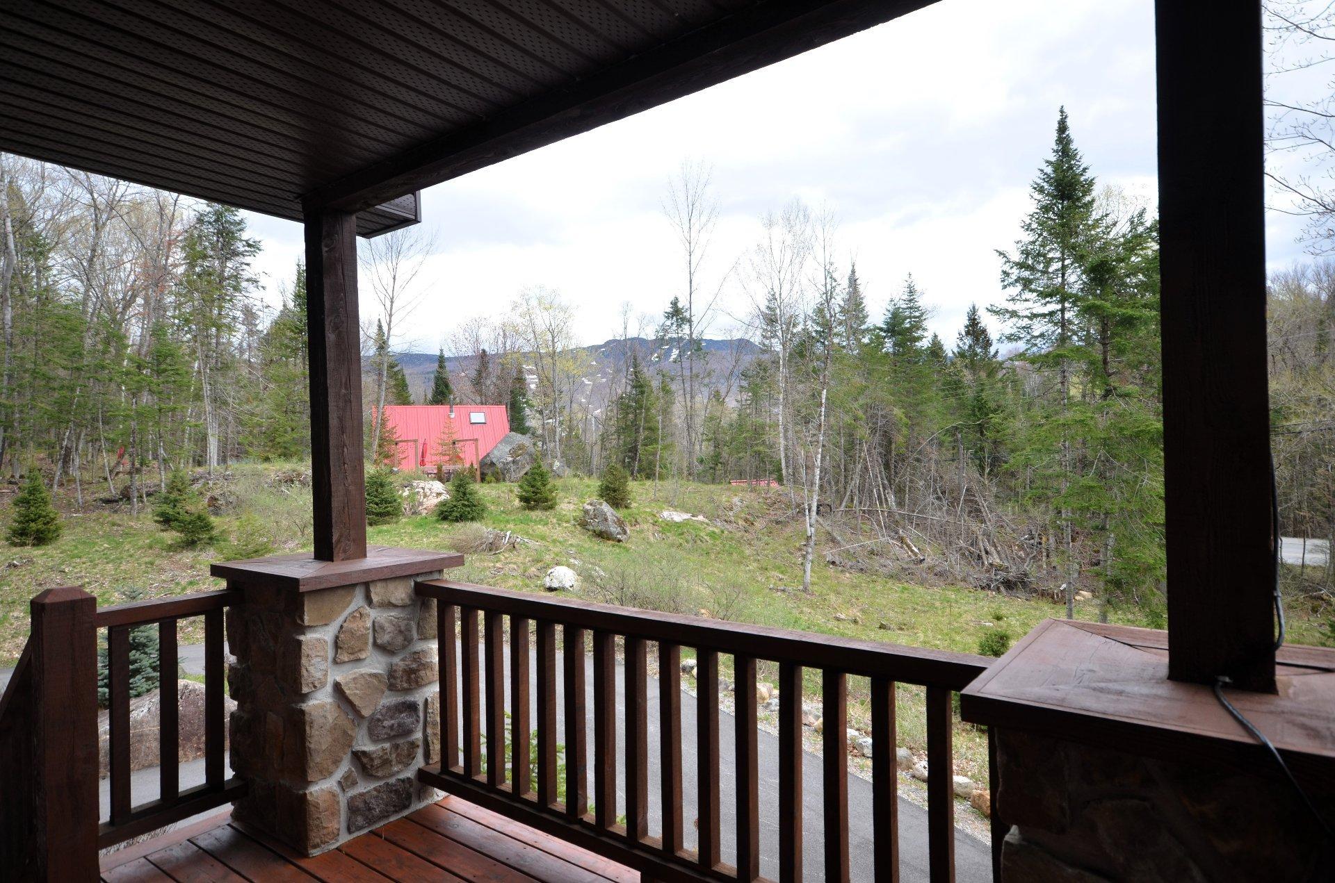 









2530


Ch. du Village

,
Mont-Tremblant,




QC
J8E1E9

