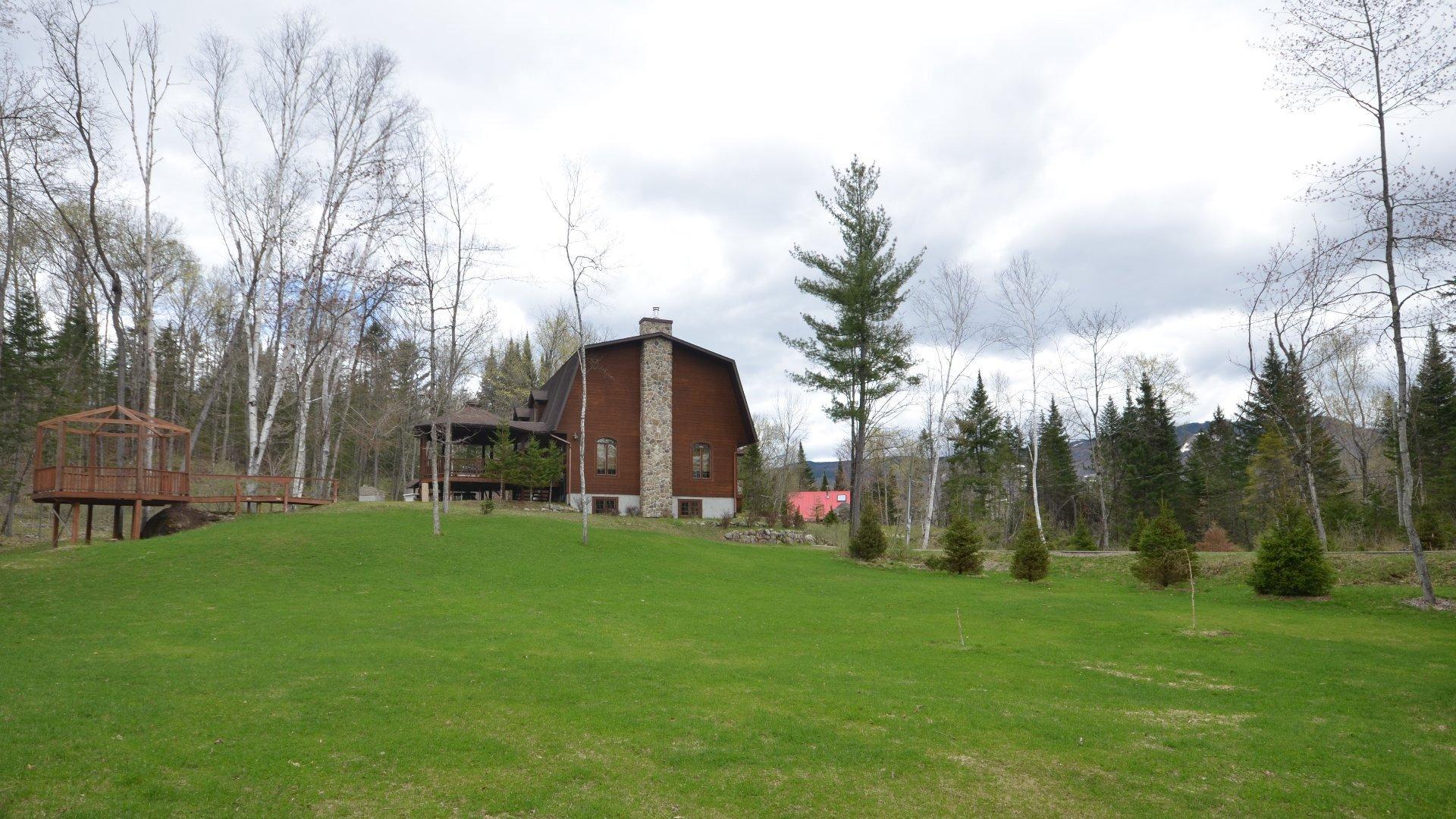 









2530


Ch. du Village

,
Mont-Tremblant,




QC
J8E1E9

