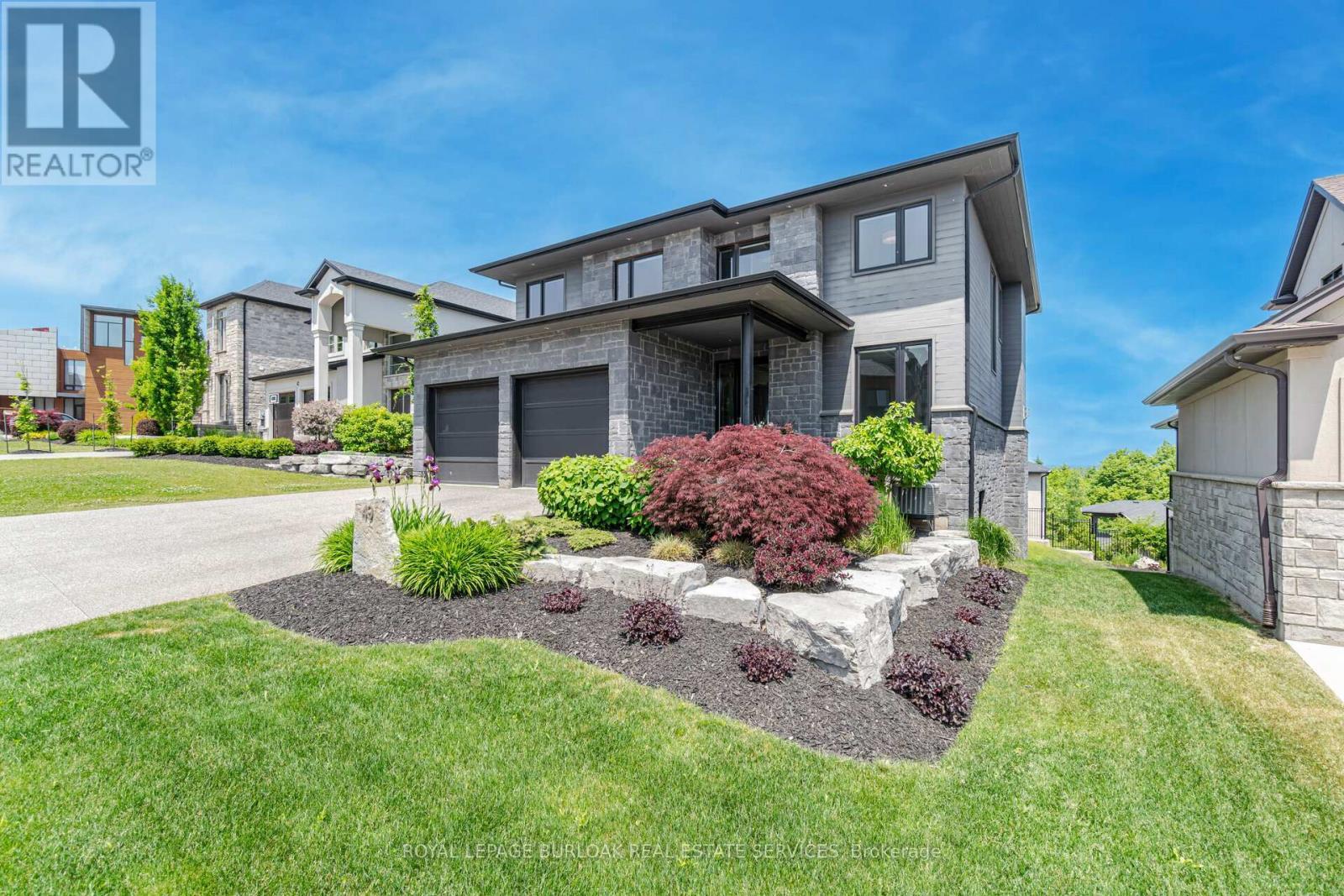 












49 KENMIR AVENUE

,
Niagara-on-the-Lake,




Ontario
L0S1J1

