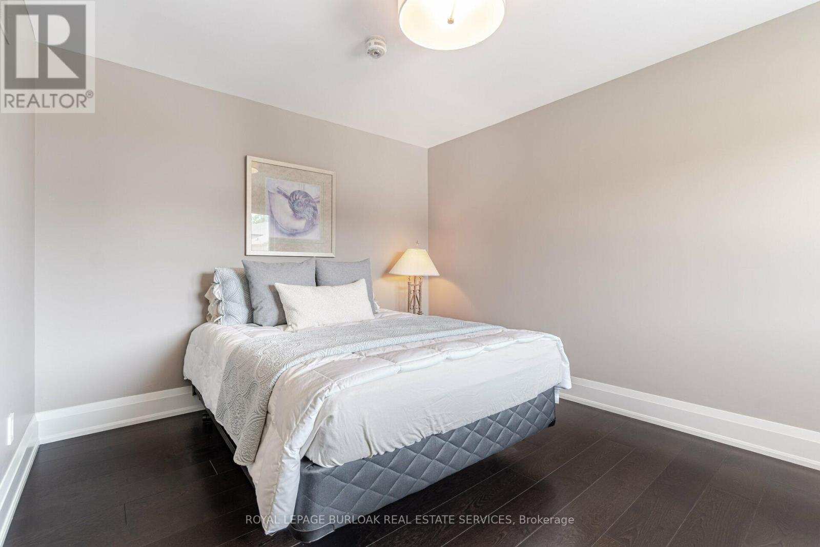 












49 KENMIR AVENUE

,
Niagara-on-the-Lake,




Ontario
L0S1J1

