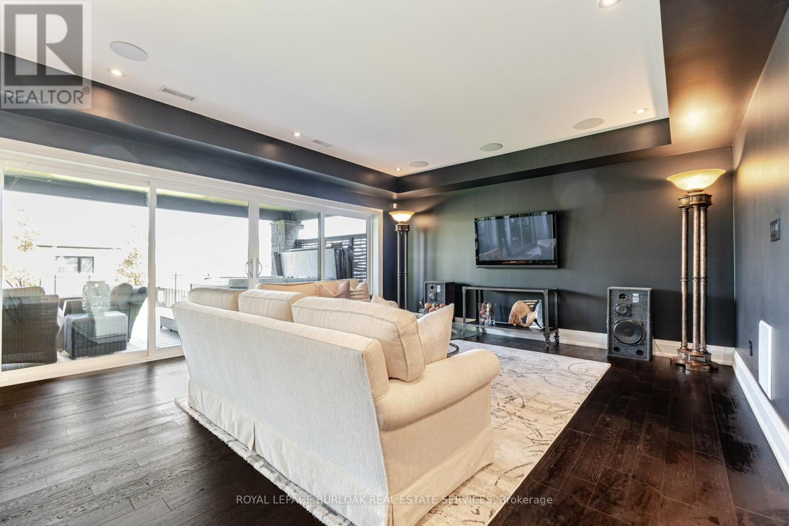 












49 KENMIR AVENUE

,
Niagara-on-the-Lake,




Ontario
L0S1J1

