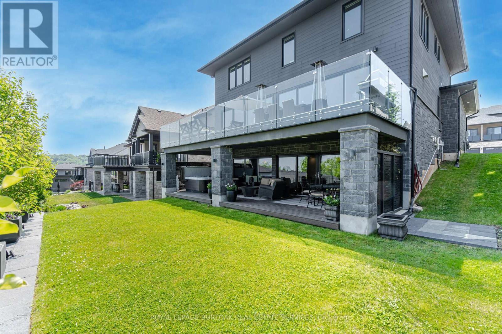 












49 KENMIR AVENUE

,
Niagara-on-the-Lake,




Ontario
L0S1J1

