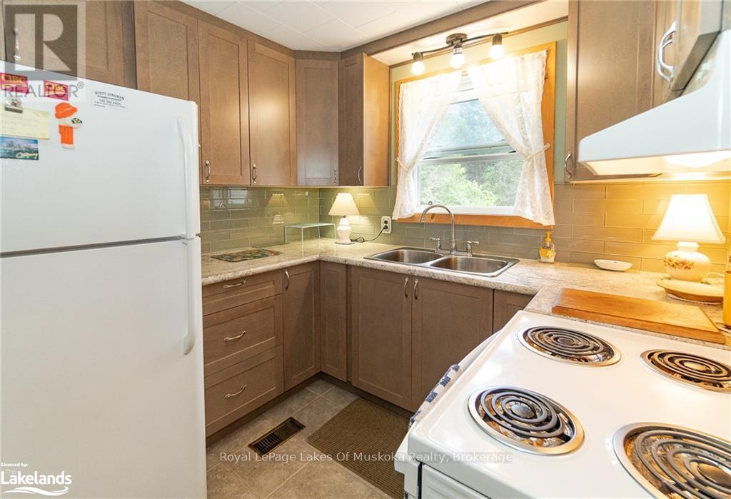 












161 FOREST LAKE ROAD

,
Strong,




Ontario
P0A1Z0

