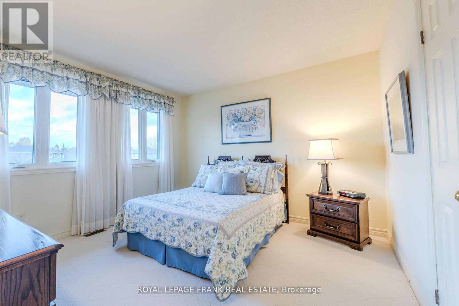 












1 DUNSFORD COURT

,
Kawartha Lakes (Lindsay),




Ontario
K9V5T3

