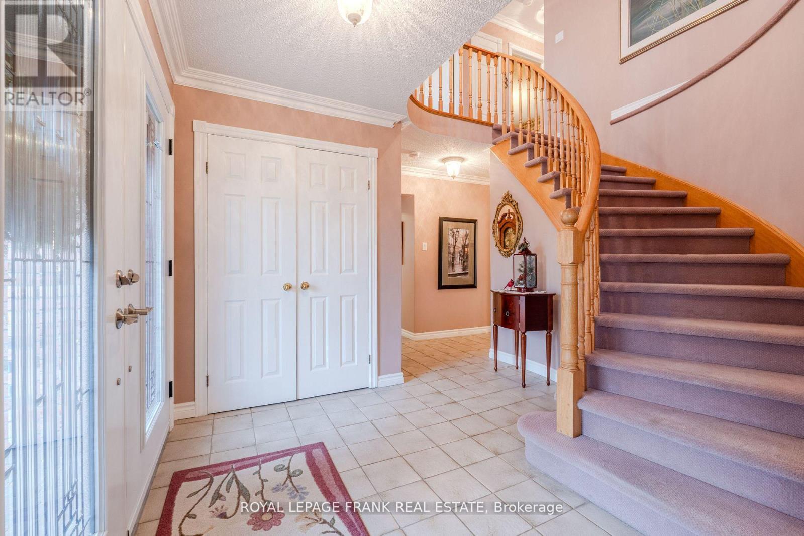 












1 DUNSFORD COURT

,
Kawartha Lakes (Lindsay),




Ontario
K9V5T3

