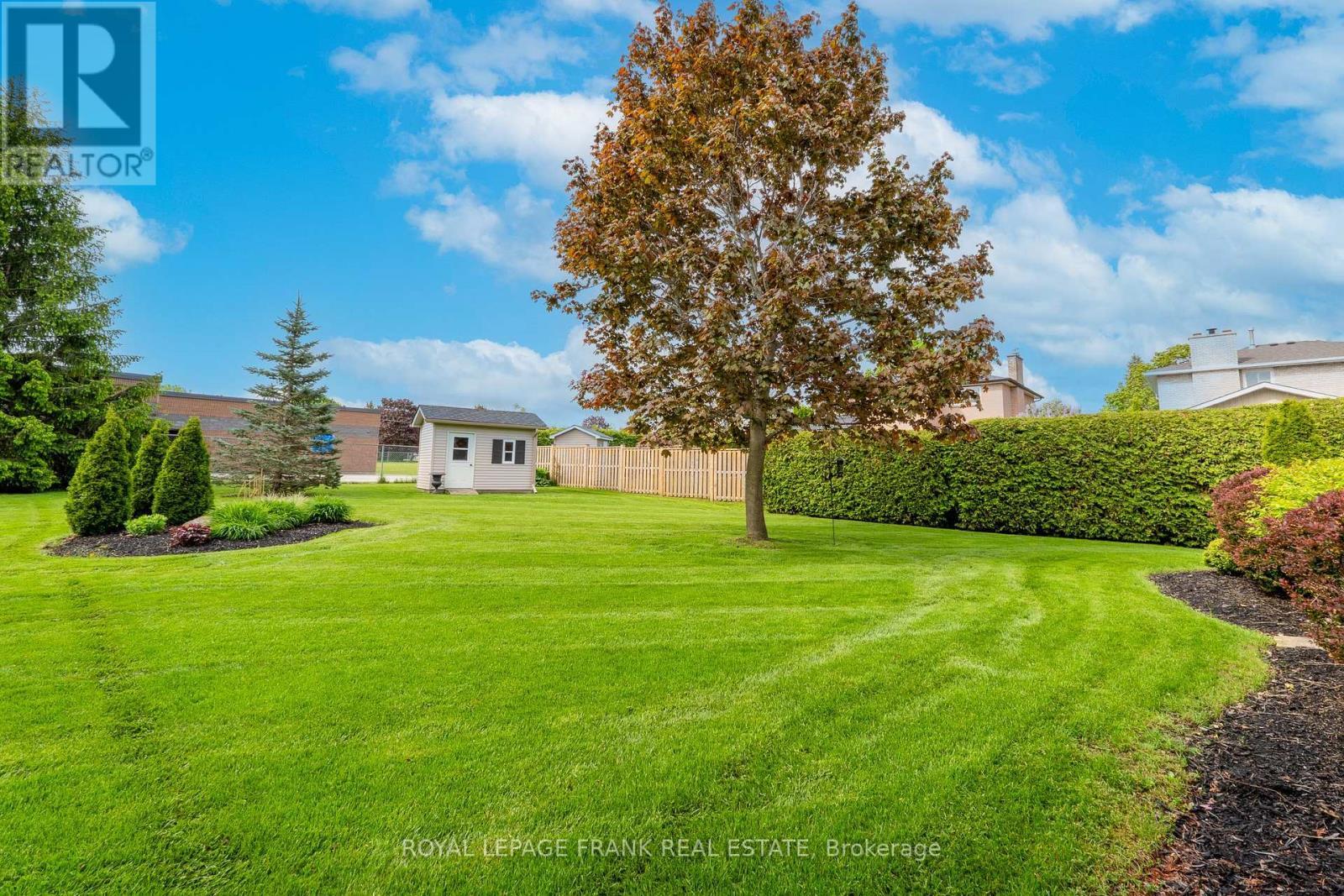 












1 DUNSFORD COURT

,
Kawartha Lakes (Lindsay),




Ontario
K9V5T3


