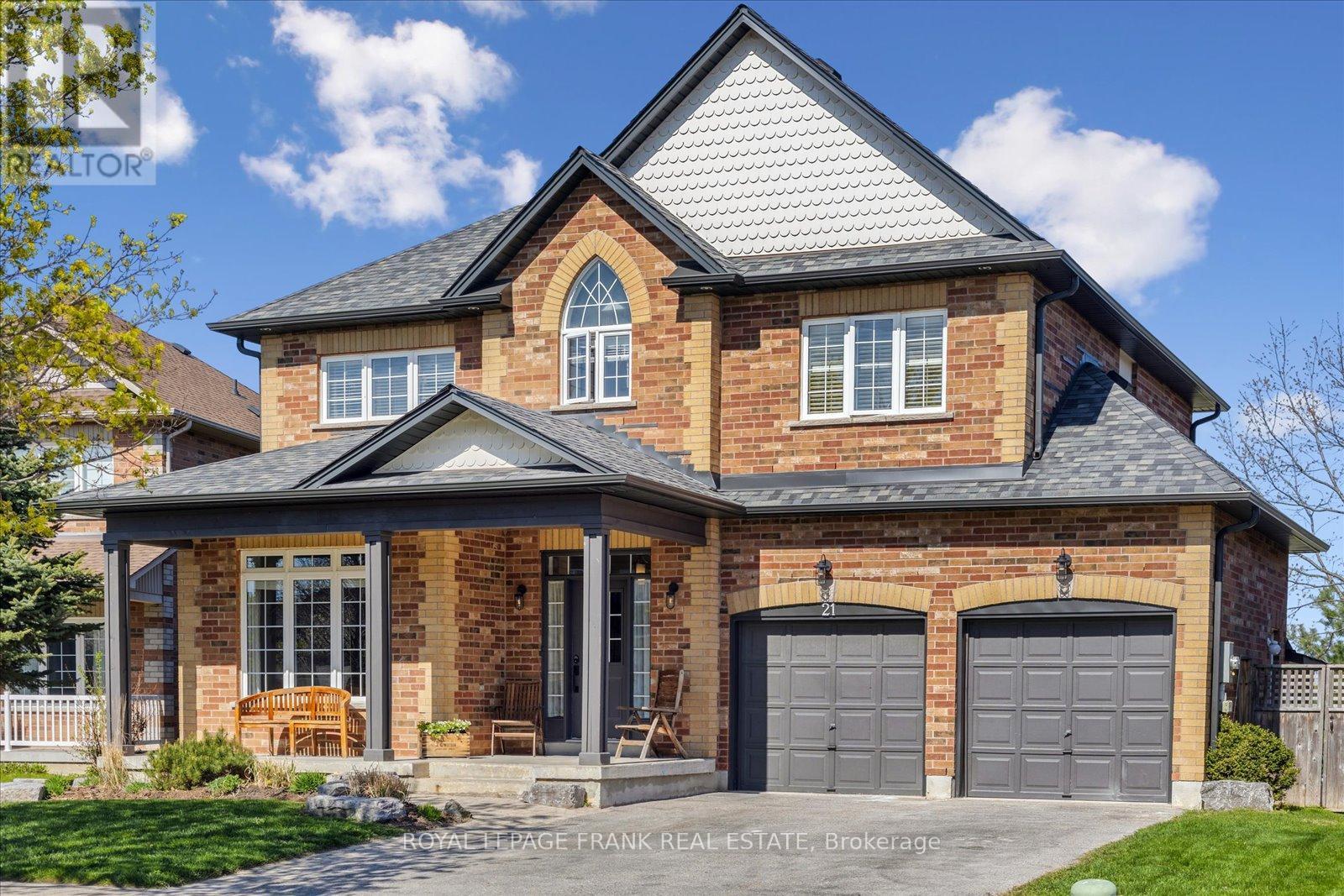 












21 BROWNSCOMBE CRESCENT

,
Uxbridge,




Ontario
L9P1Y1

