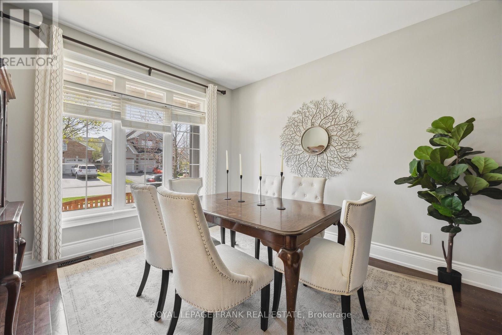 












21 BROWNSCOMBE CRESCENT

,
Uxbridge,




Ontario
L9P1Y1

