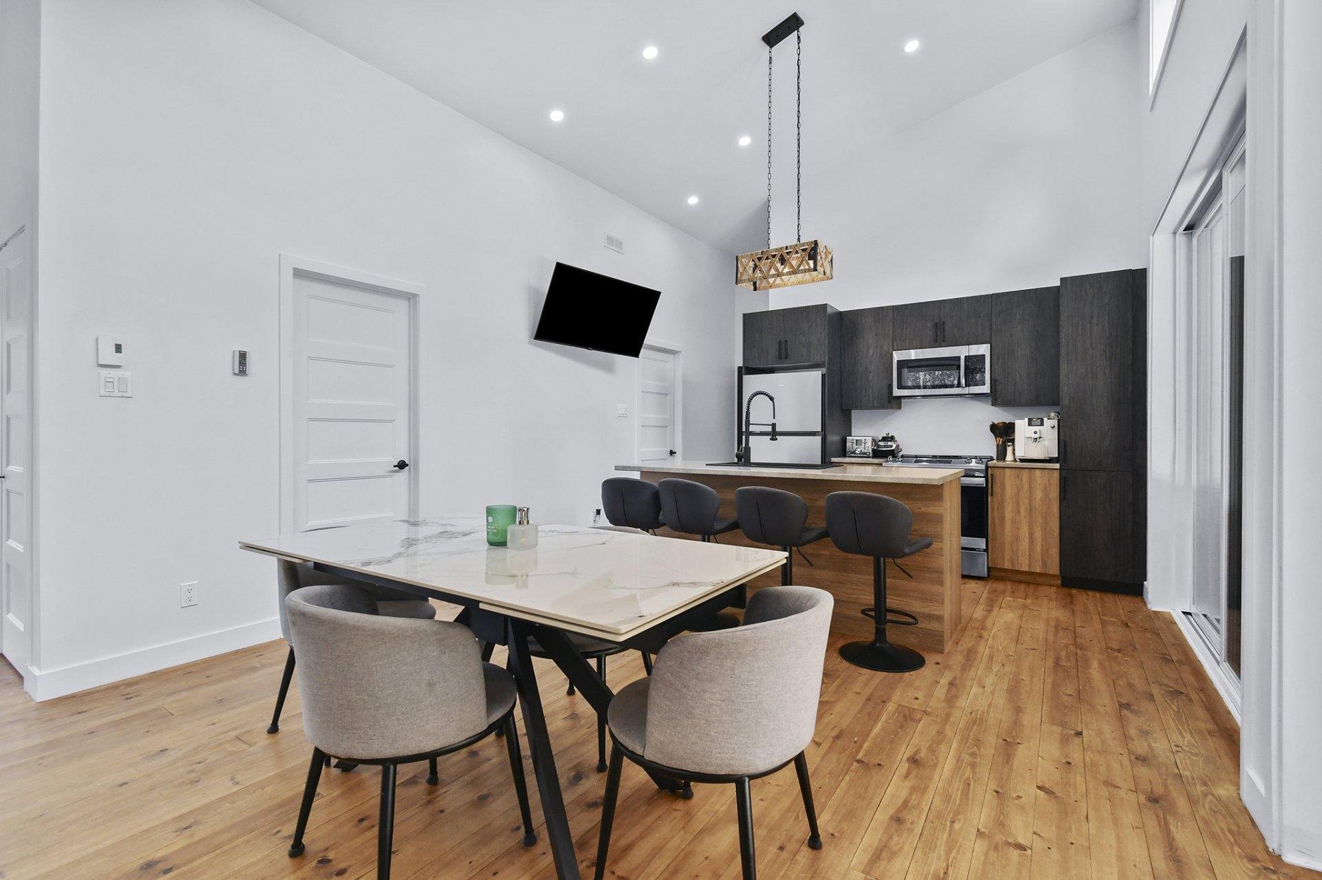 









918


Ch. du Pont-Rouge

,
Notre-Dame-de-la-Merci,




QC
J0T2A0

