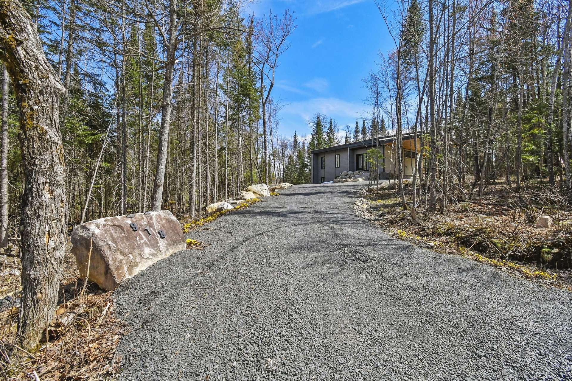 









918


Ch. du Pont-Rouge

,
Notre-Dame-de-la-Merci,




QC
J0T2A0

