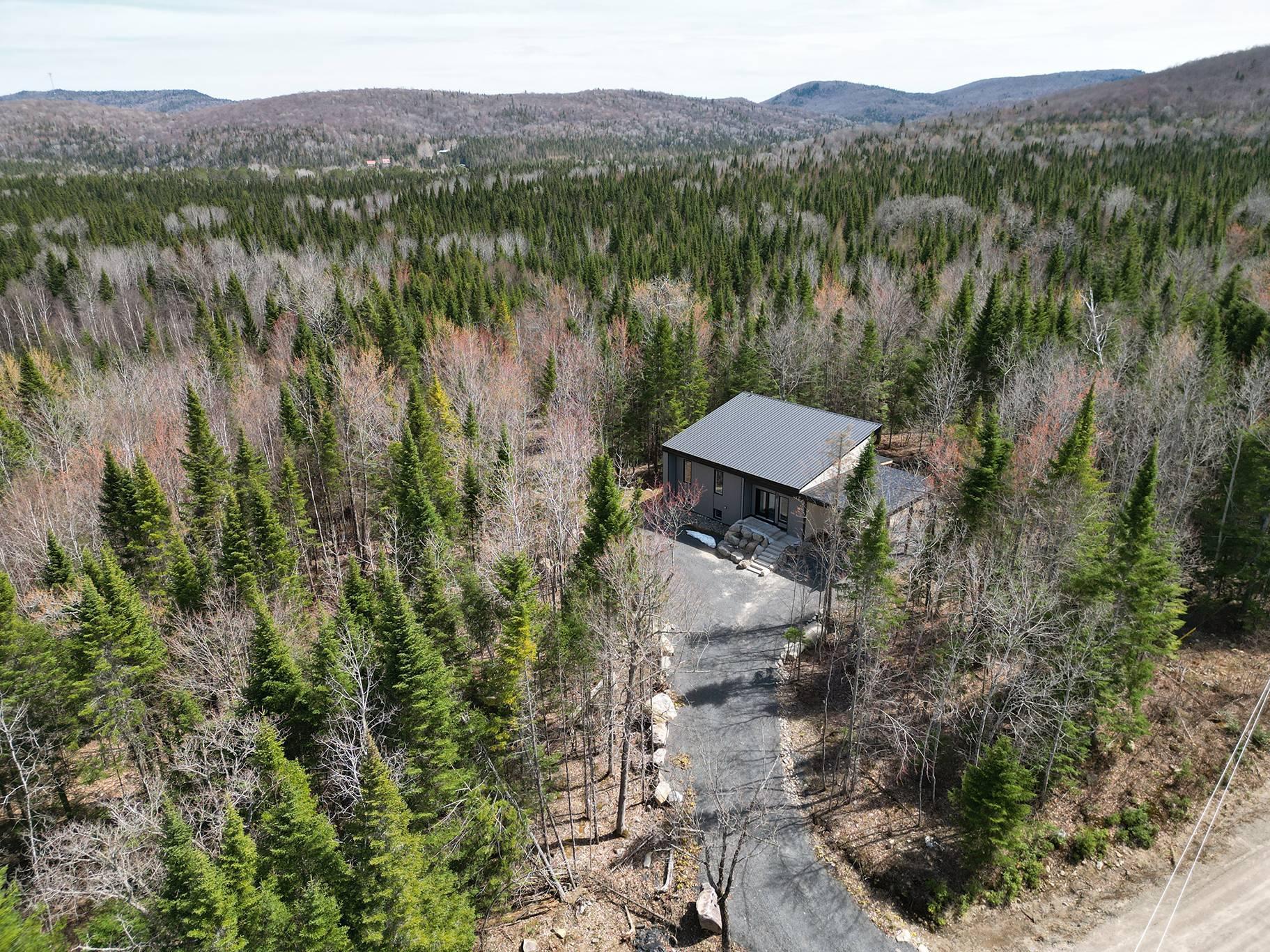 









918


Ch. du Pont-Rouge

,
Notre-Dame-de-la-Merci,




QC
J0T2A0

