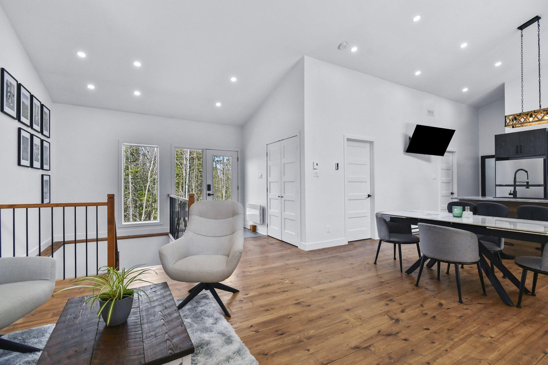 









918


Ch. du Pont-Rouge

,
Notre-Dame-de-la-Merci,




QC
J0T2A0

