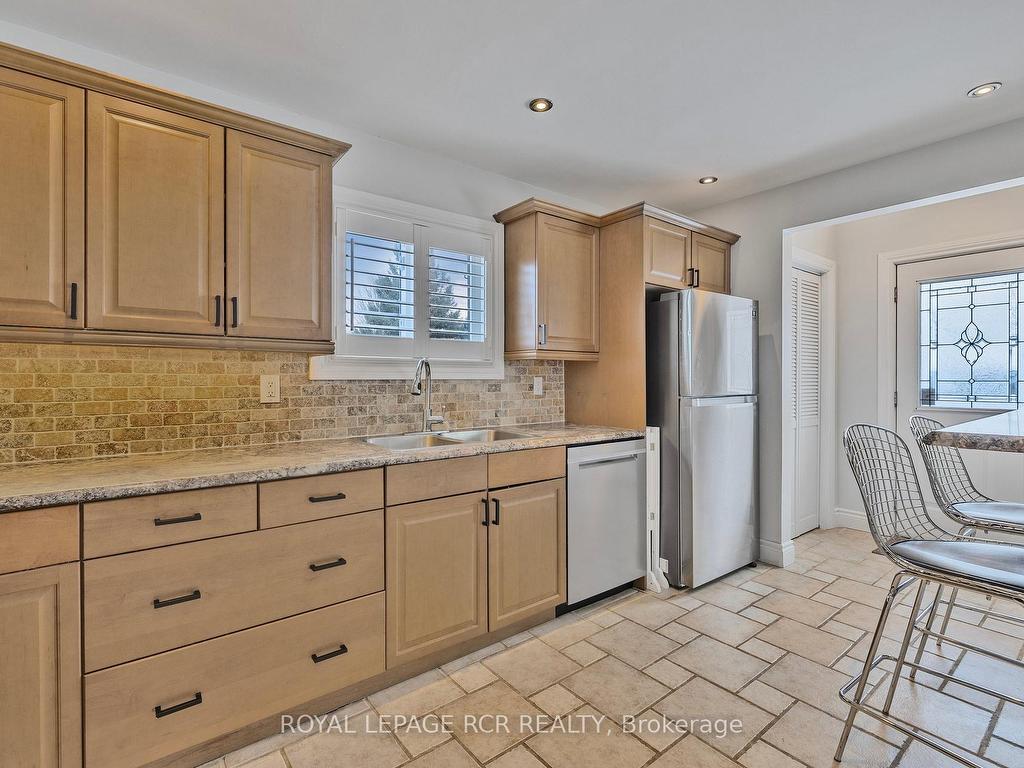 









273


Rogers

Road,
Newmarket,




ON
L3Y 1G5

