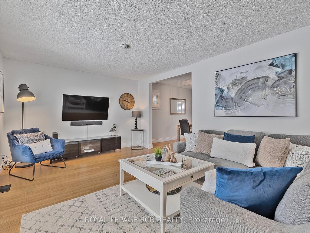 









273


Rogers

Road,
Newmarket,




ON
L3Y 1G5

