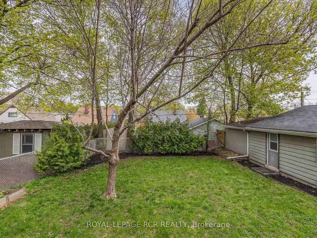 









273


Rogers

Road,
Newmarket,




ON
L3Y 1G5


