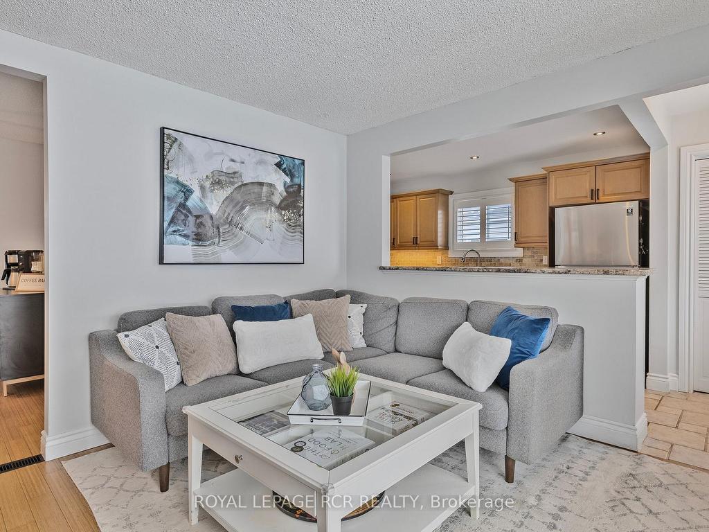 









273


Rogers

Road,
Newmarket,




ON
L3Y 1G5

