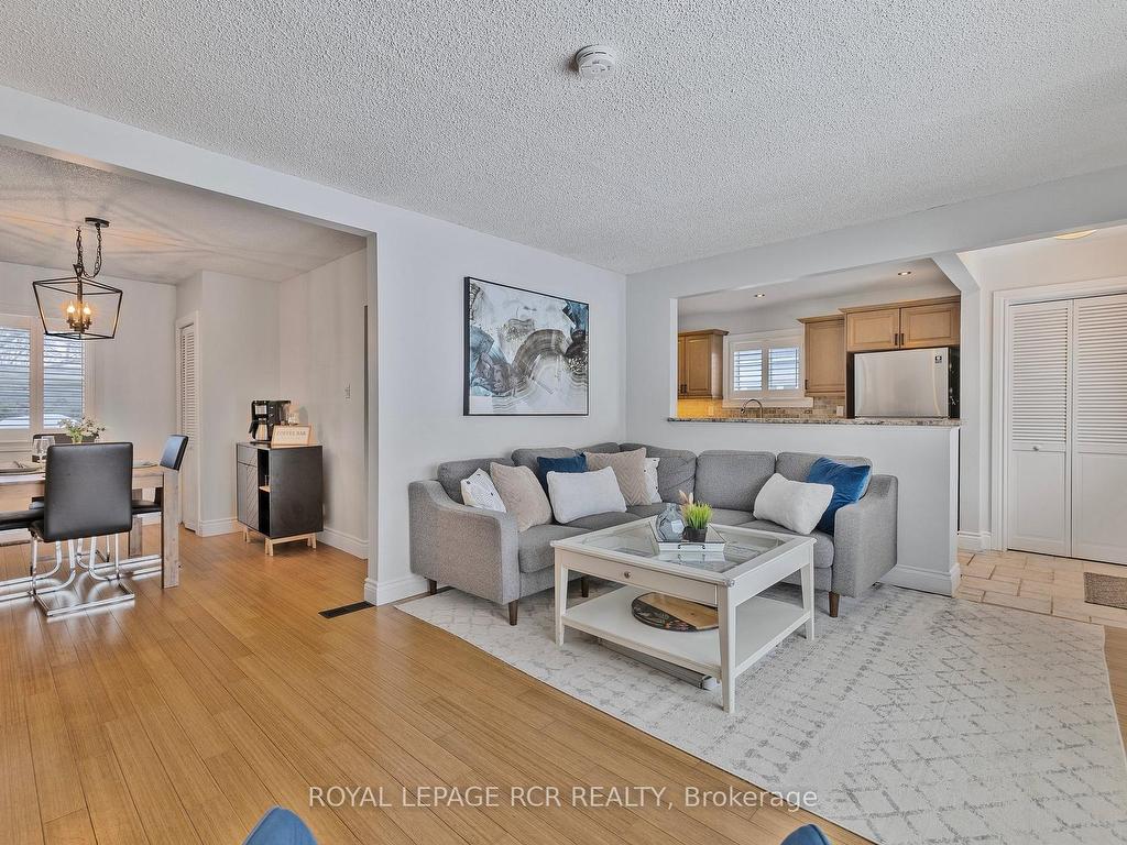 









273


Rogers

Road,
Newmarket,




ON
L3Y 1G5

