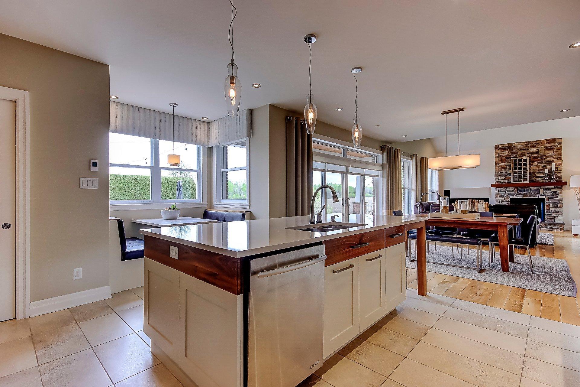 









3080


Rue des Pleurotes

,
Saint-Bruno-de-Montarville,




QC
J3V0C8

