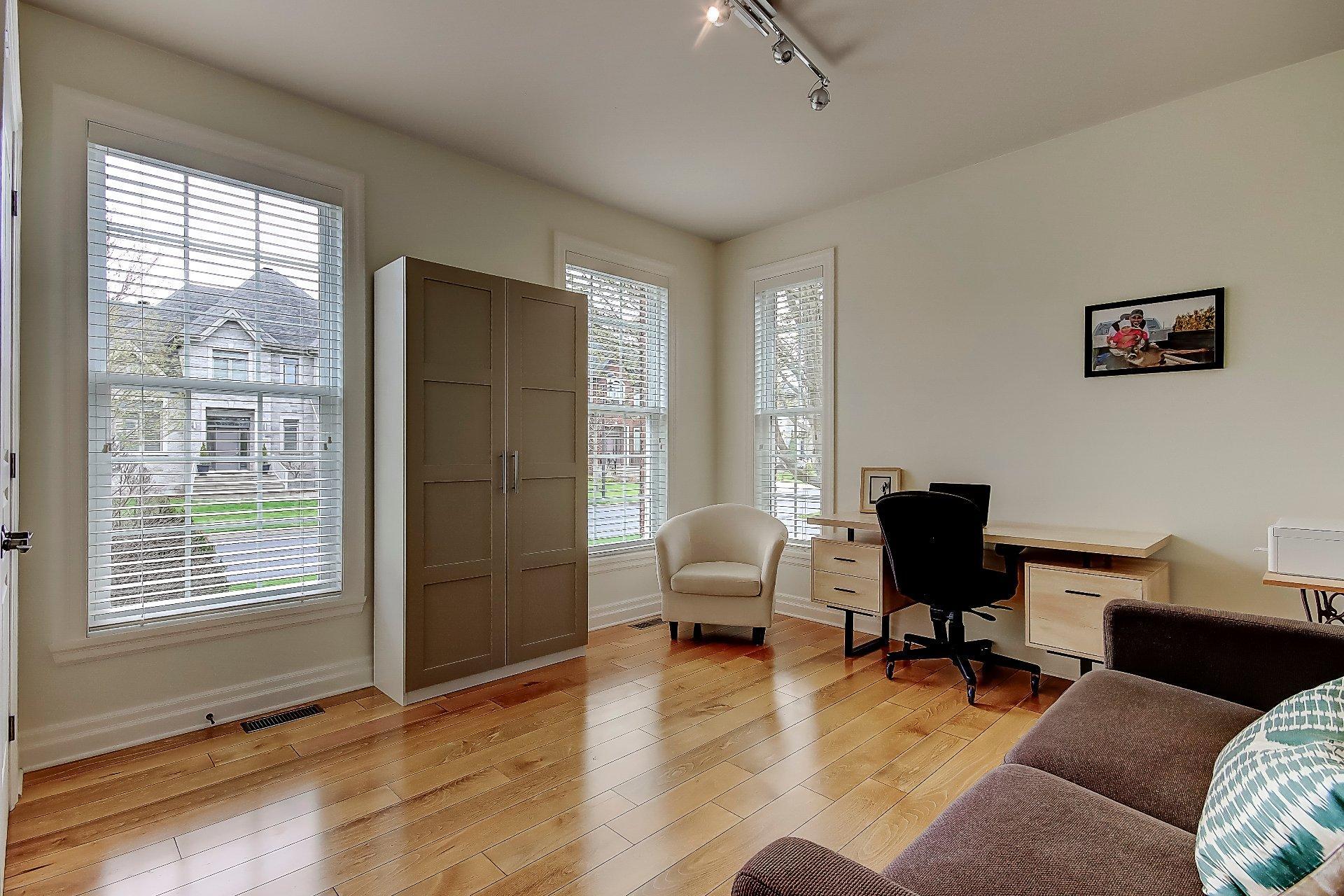 









3080


Rue des Pleurotes

,
Saint-Bruno-de-Montarville,




QC
J3V0C8

