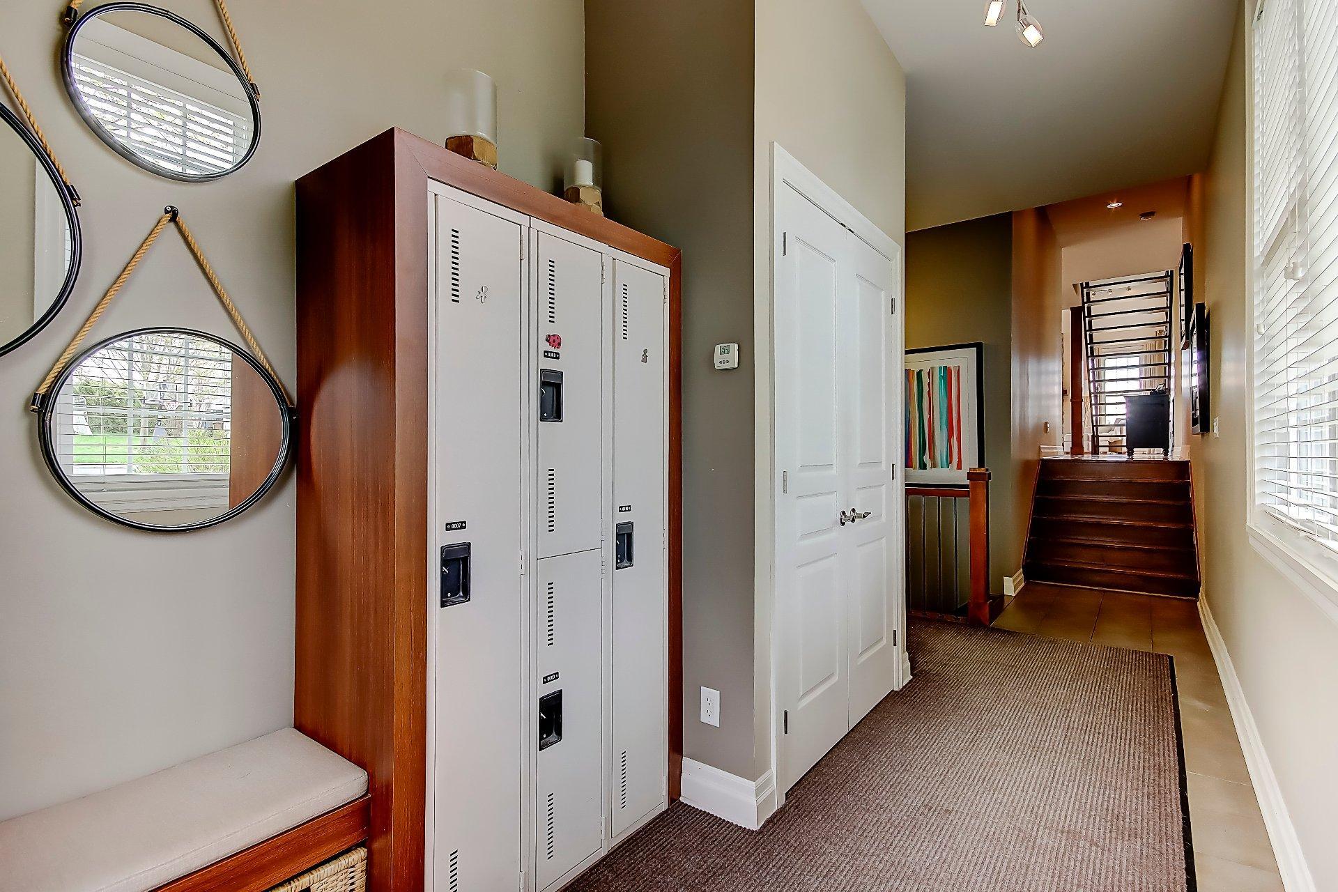 









3080


Rue des Pleurotes

,
Saint-Bruno-de-Montarville,




QC
J3V0C8

