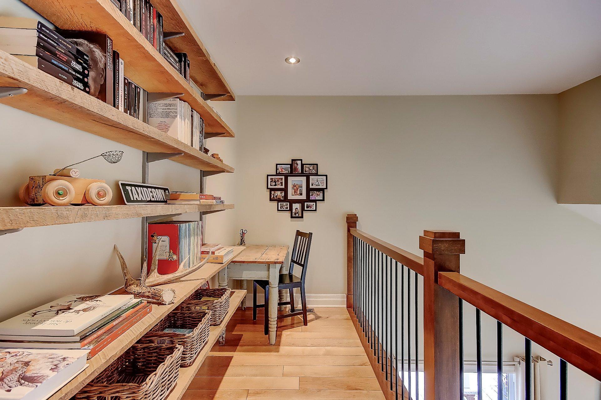 









3080


Rue des Pleurotes

,
Saint-Bruno-de-Montarville,




QC
J3V0C8

