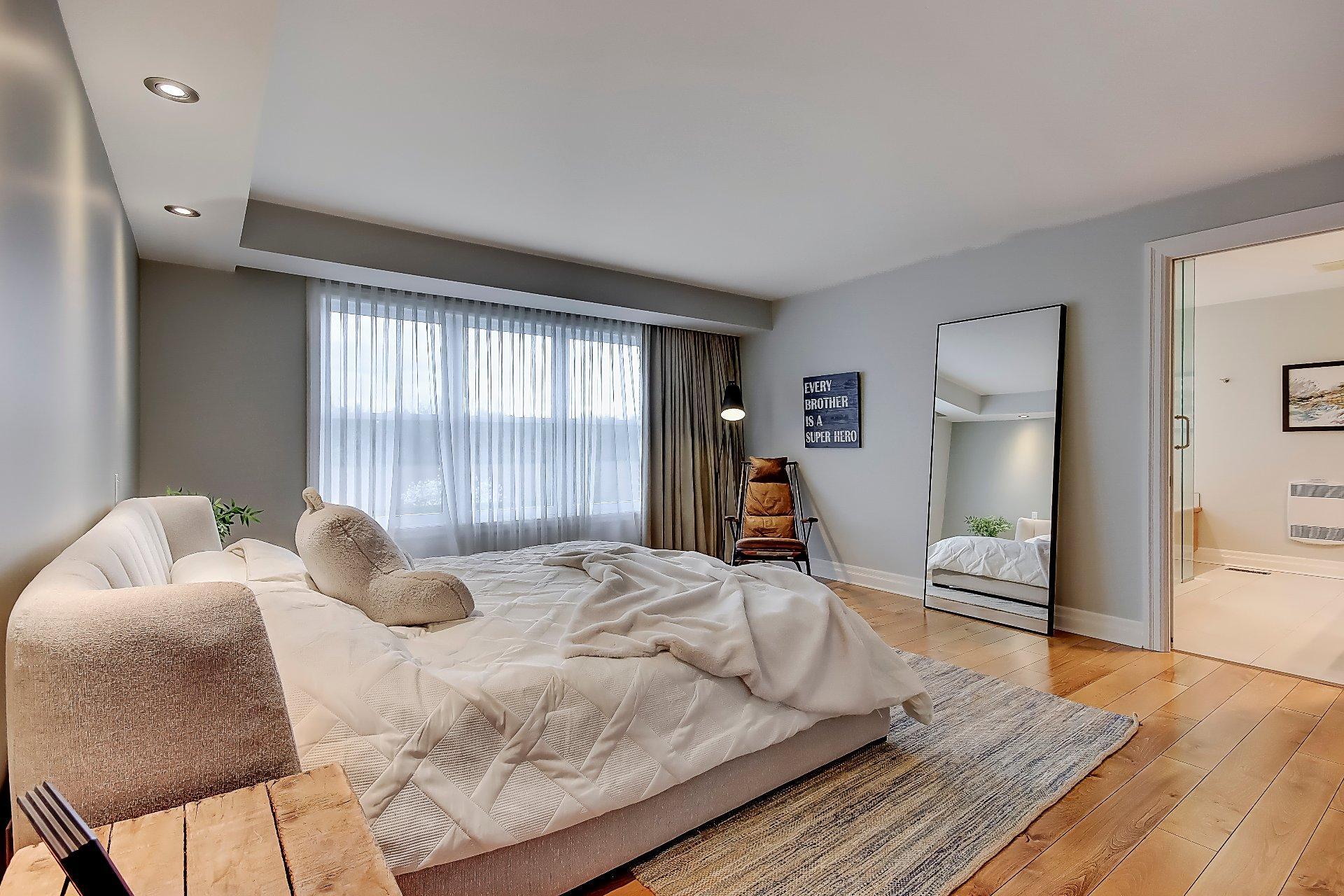 









3080


Rue des Pleurotes

,
Saint-Bruno-de-Montarville,




QC
J3V0C8

