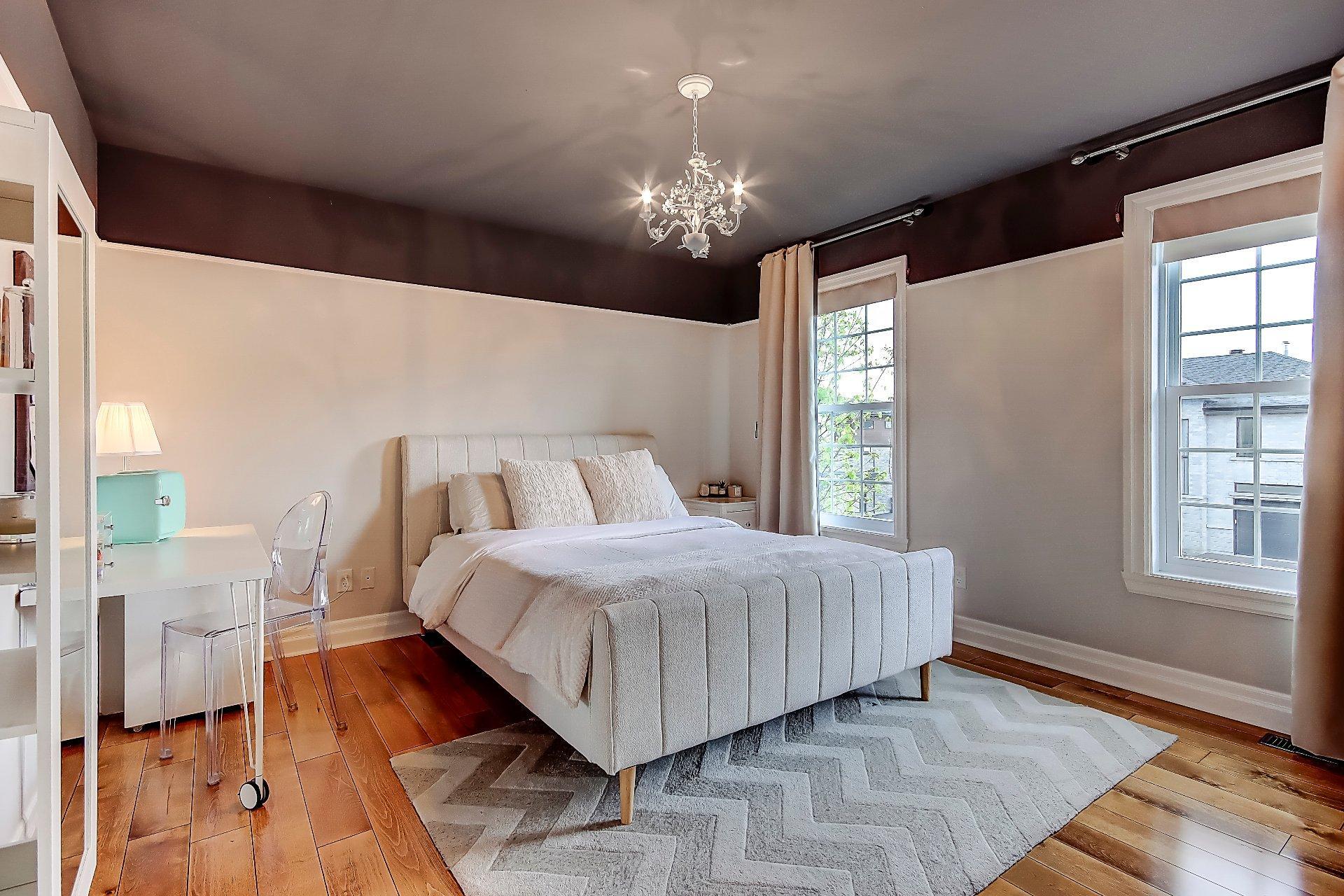 









3080


Rue des Pleurotes

,
Saint-Bruno-de-Montarville,




QC
J3V0C8

