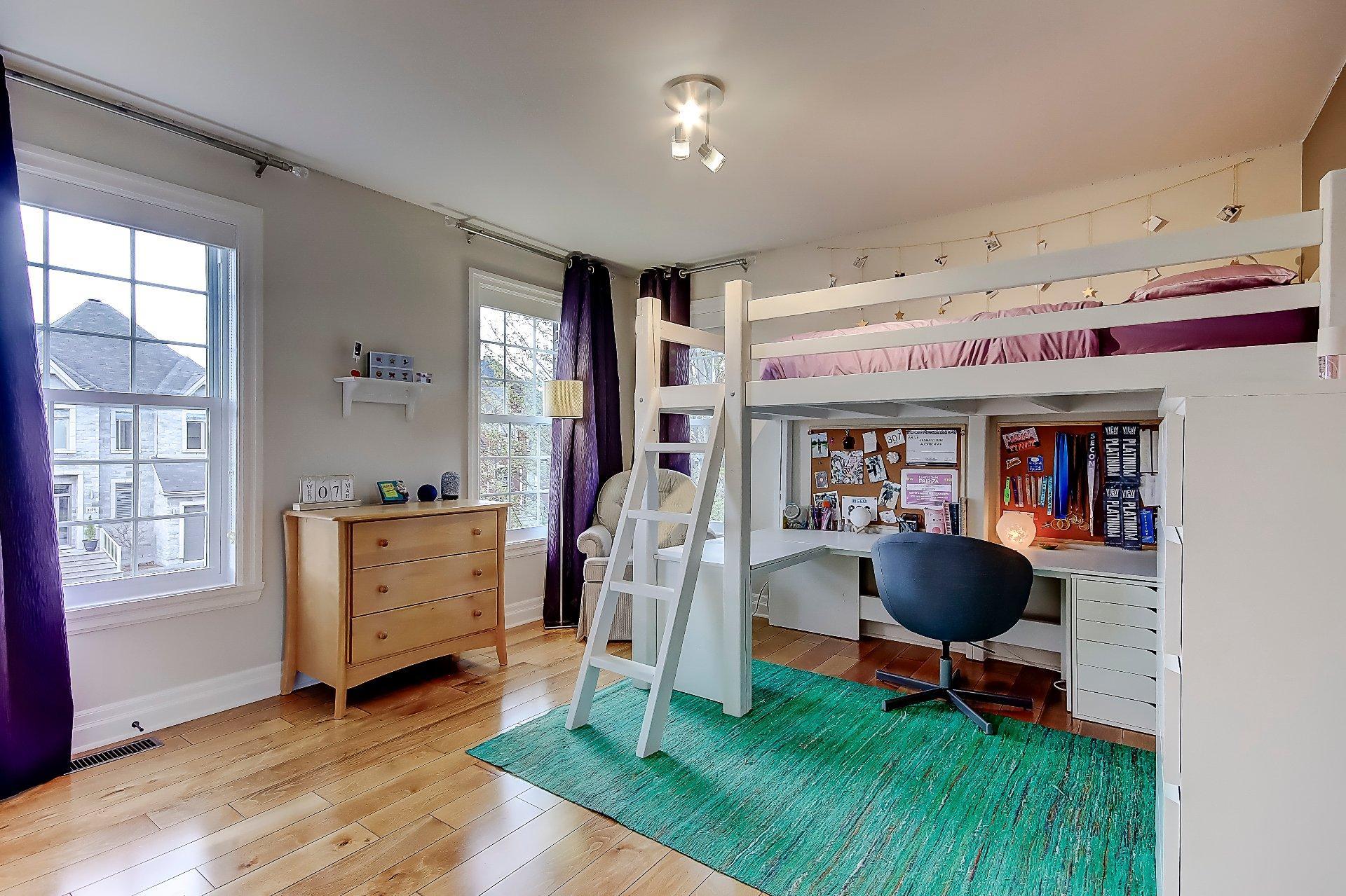 









3080


Rue des Pleurotes

,
Saint-Bruno-de-Montarville,




QC
J3V0C8


