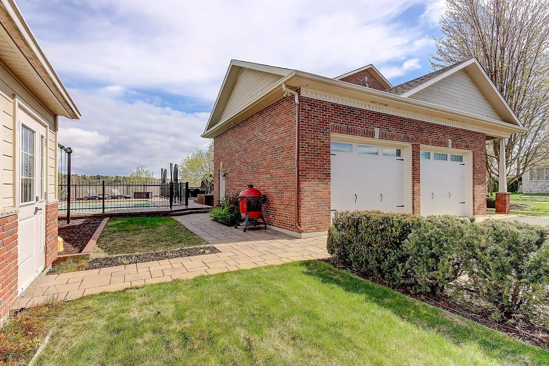 









3080


Rue des Pleurotes

,
Saint-Bruno-de-Montarville,




QC
J3V0C8

