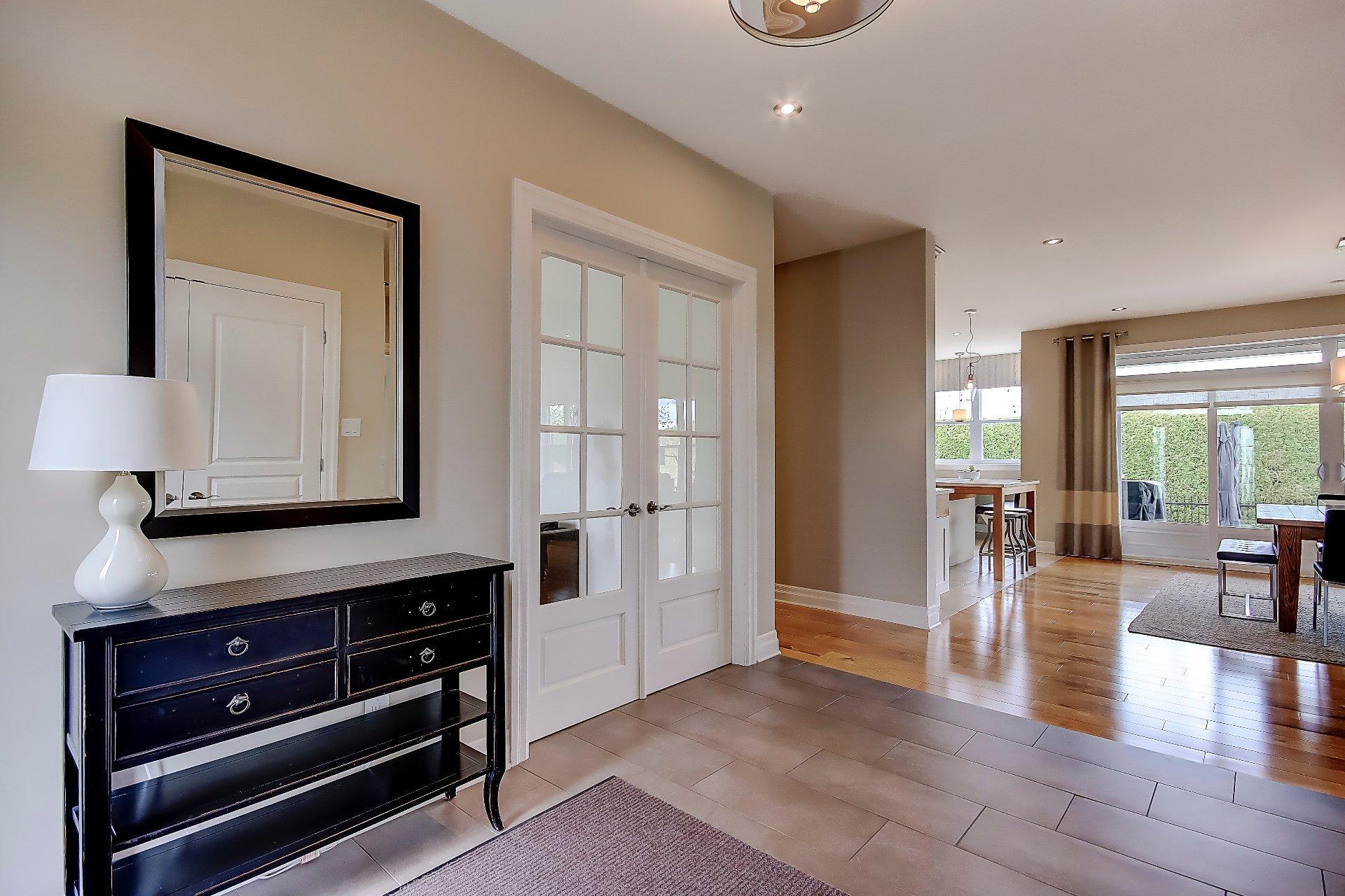 









3080


Rue des Pleurotes

,
Saint-Bruno-de-Montarville,




QC
J3V0C8

