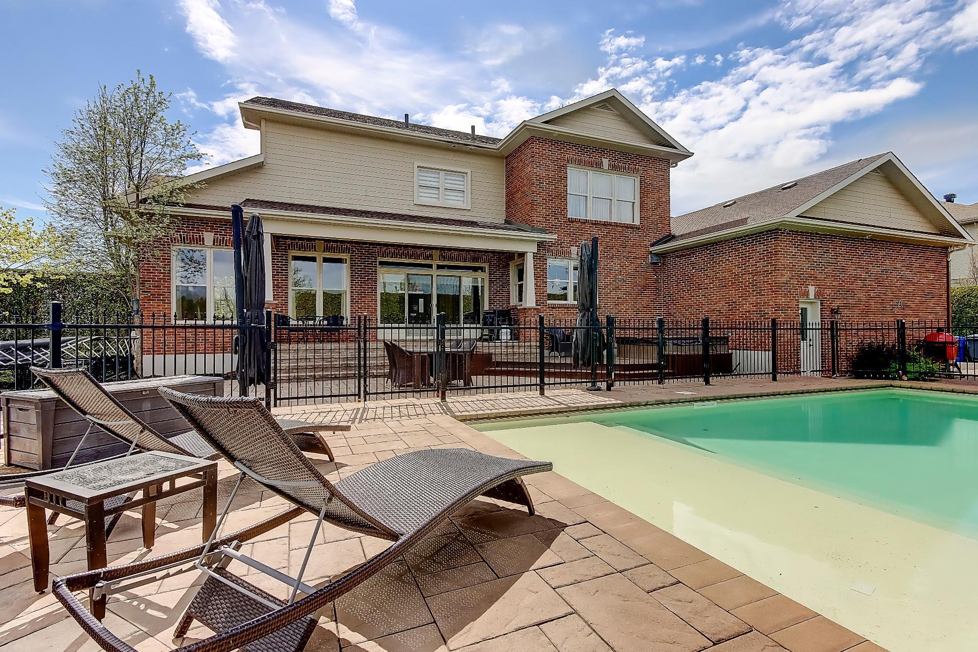 









3080


Rue des Pleurotes

,
Saint-Bruno-de-Montarville,




QC
J3V0C8

