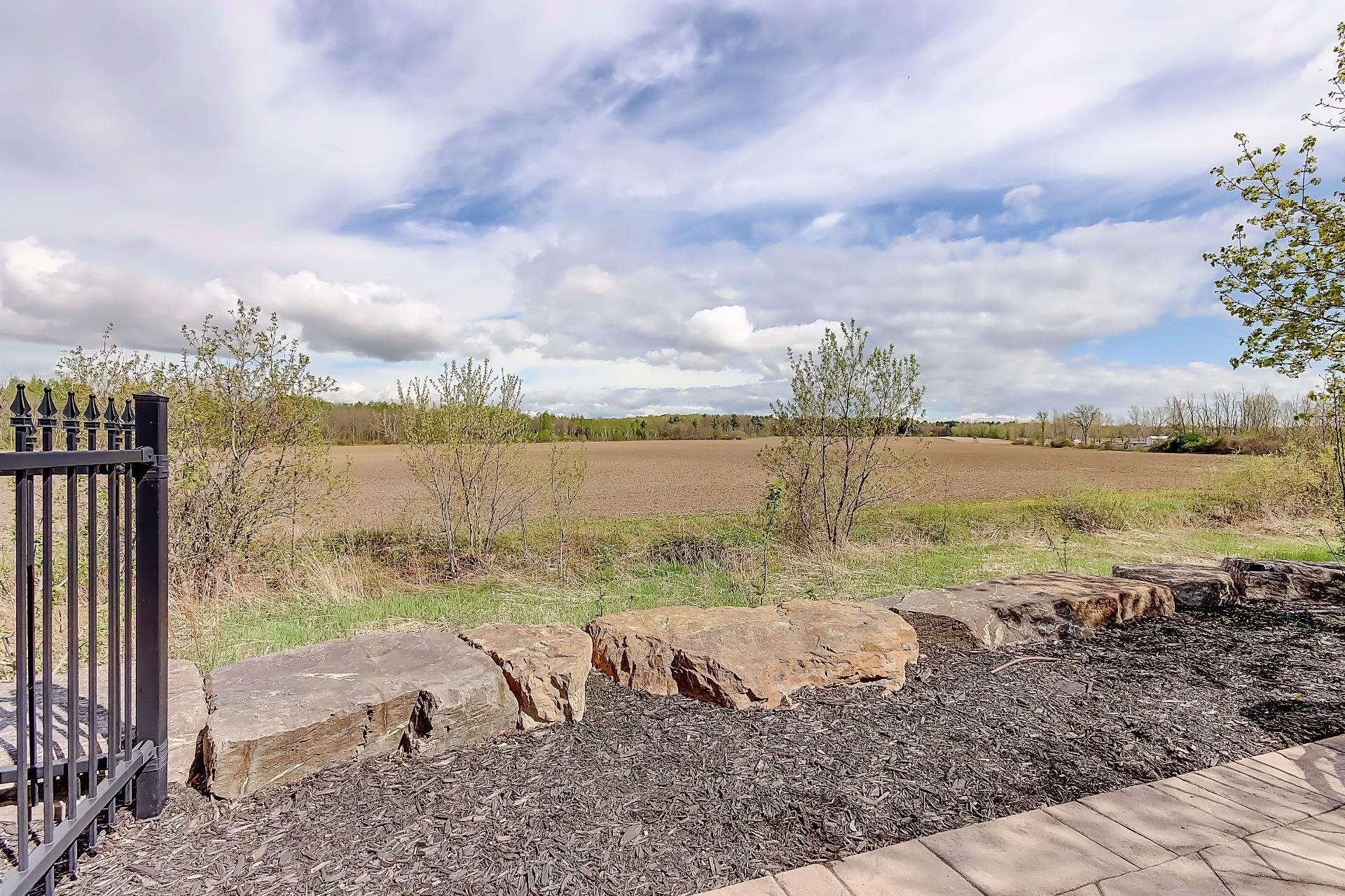 









3080


Rue des Pleurotes

,
Saint-Bruno-de-Montarville,




QC
J3V0C8

