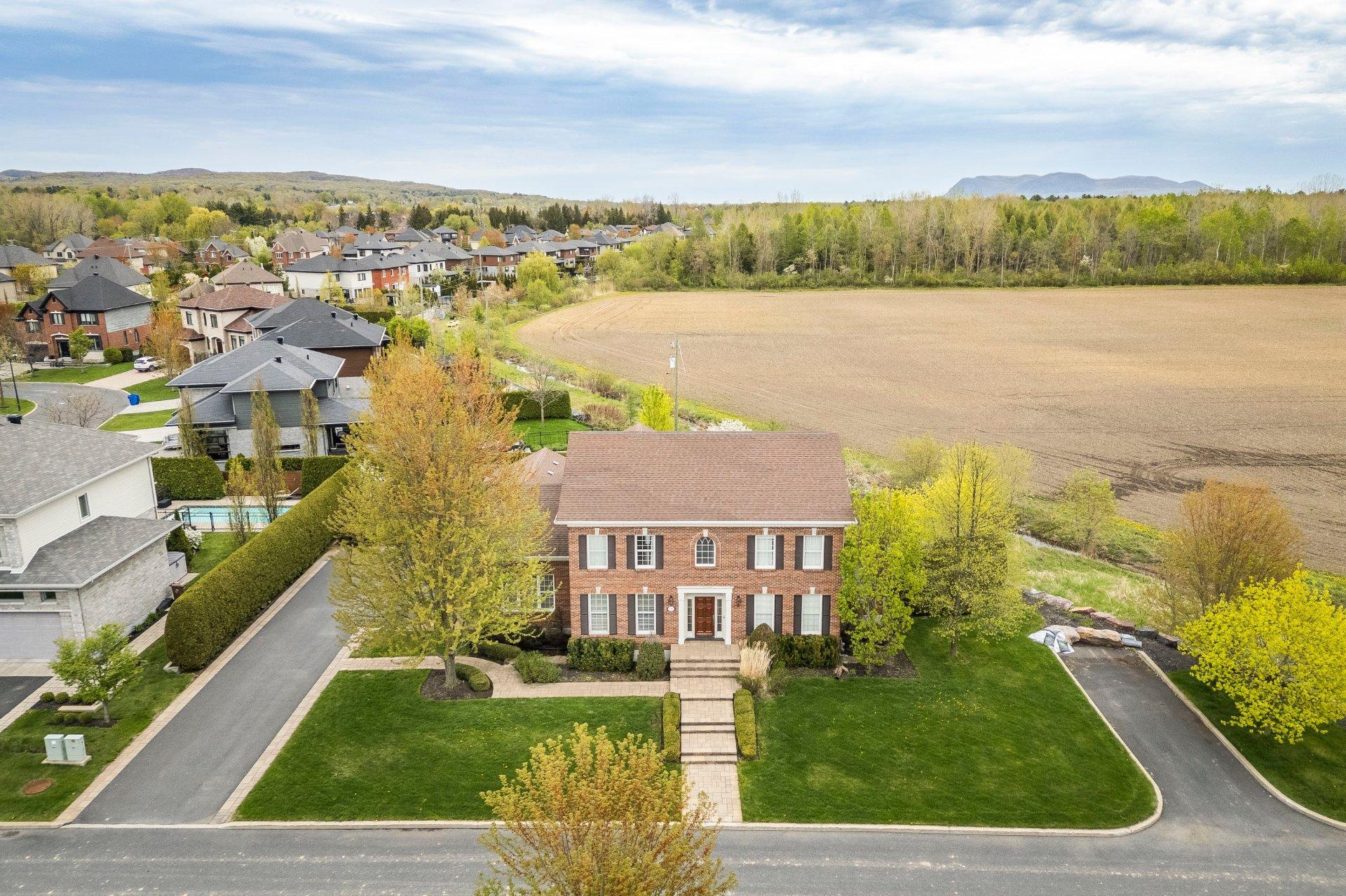 









3080


Rue des Pleurotes

,
Saint-Bruno-de-Montarville,




QC
J3V0C8

