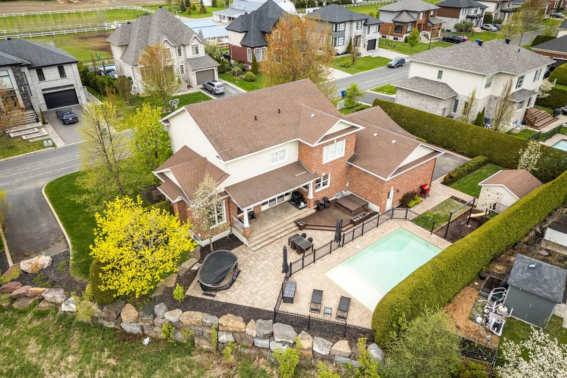 









3080


Rue des Pleurotes

,
Saint-Bruno-de-Montarville,




QC
J3V0C8

