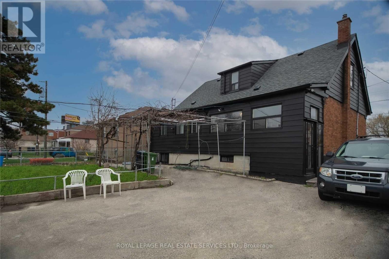 












1010 CALEDONIA ROAD

,
Toronto,




Ontario
M6B3Z1

