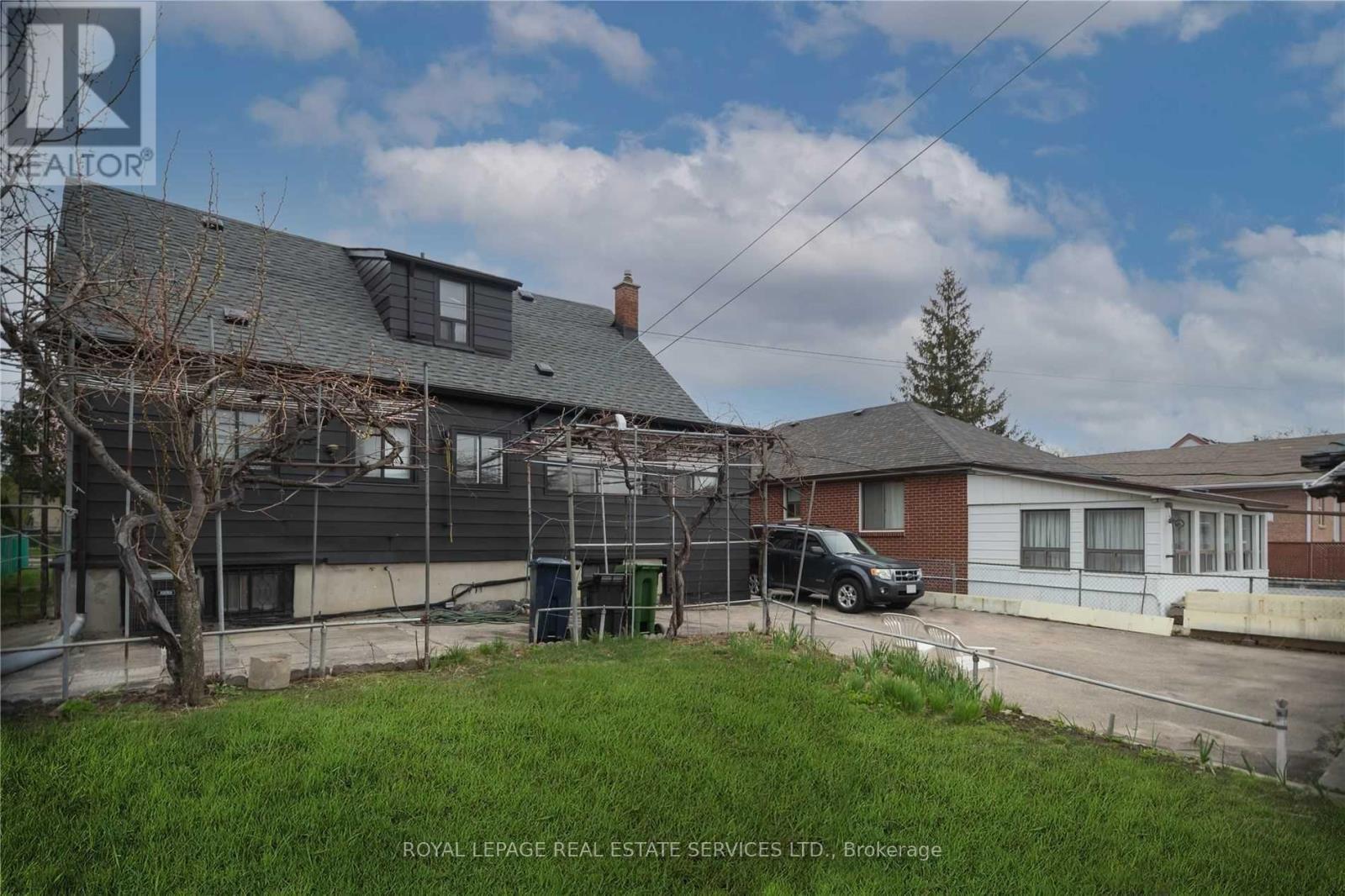 












1010 CALEDONIA ROAD

,
Toronto,




Ontario
M6B3Z1

