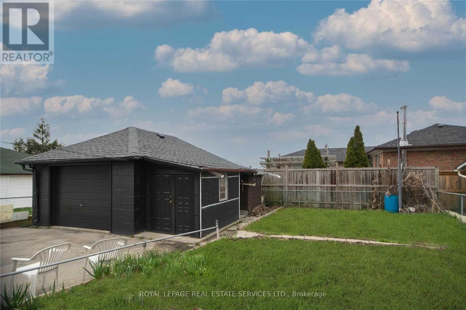 












1010 CALEDONIA ROAD

,
Toronto,




Ontario
M6B3Z1

