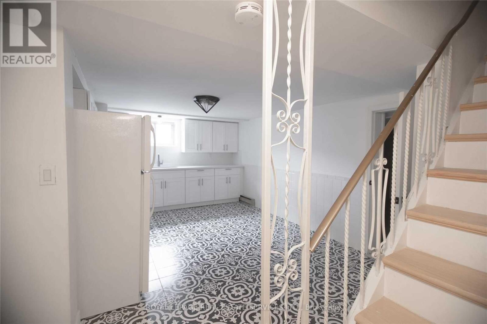 












1010 CALEDONIA ROAD

,
Toronto,




Ontario
M6B3Z1

