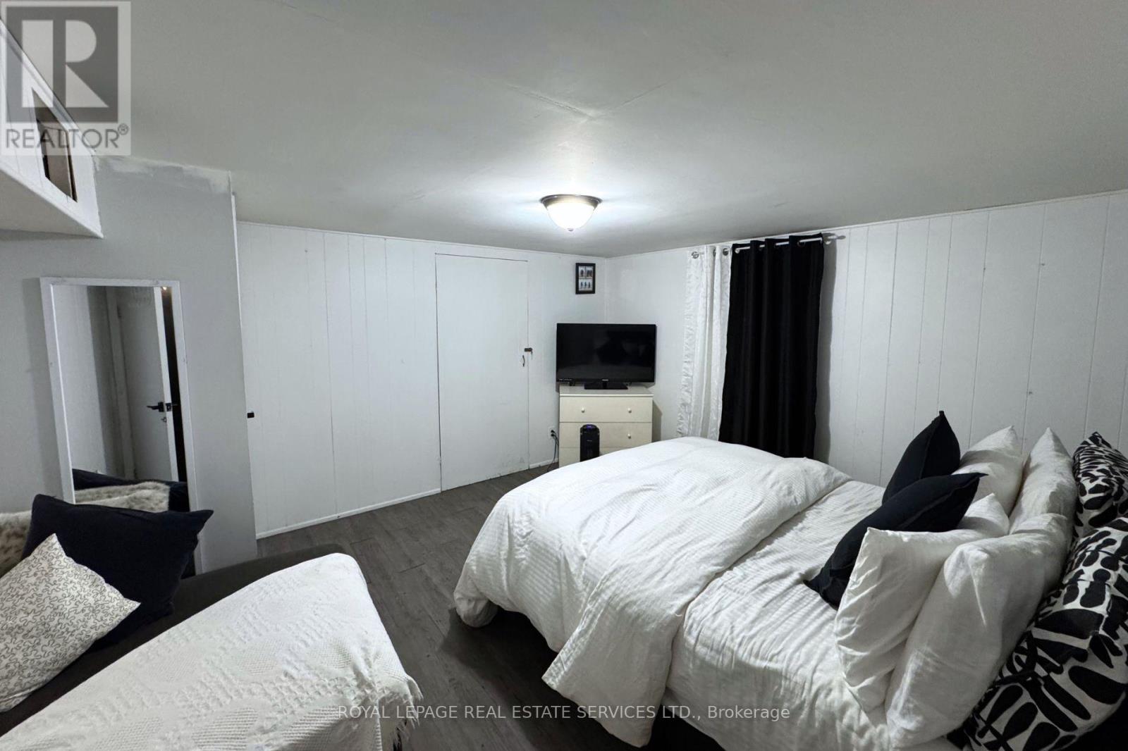 












1010 CALEDONIA ROAD

,
Toronto,




Ontario
M6B3Z1

