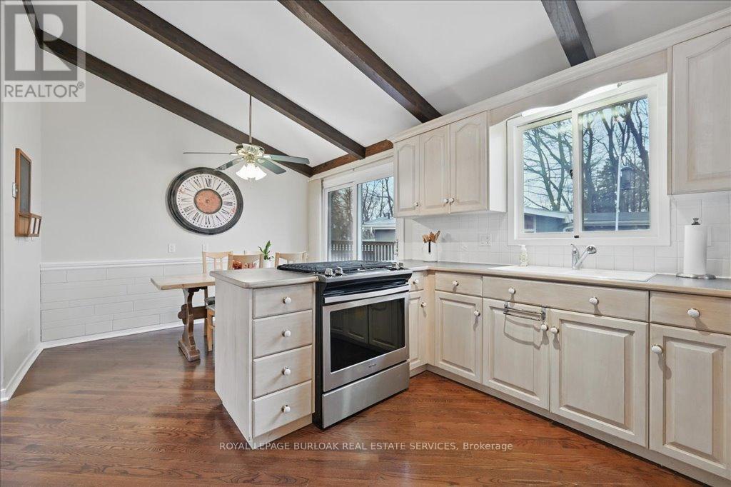












768 KING ROAD

,
Burlington,




Ontario
L7T3K6

