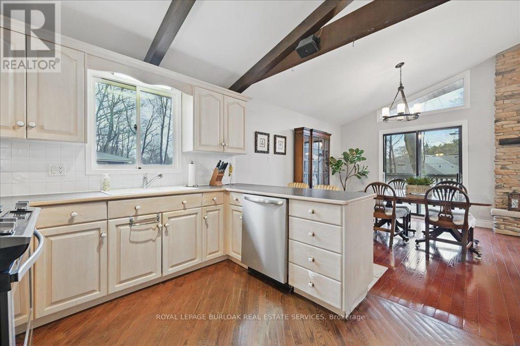 












768 KING ROAD

,
Burlington,




Ontario
L7T3K6

