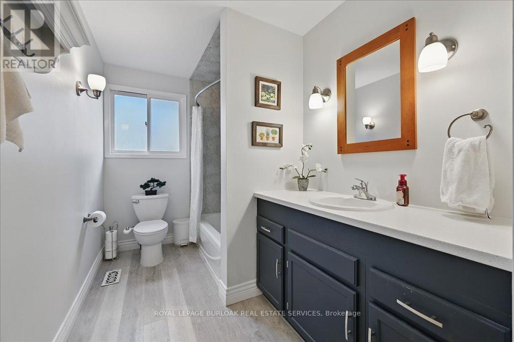












768 KING ROAD

,
Burlington,




Ontario
L7T3K6

