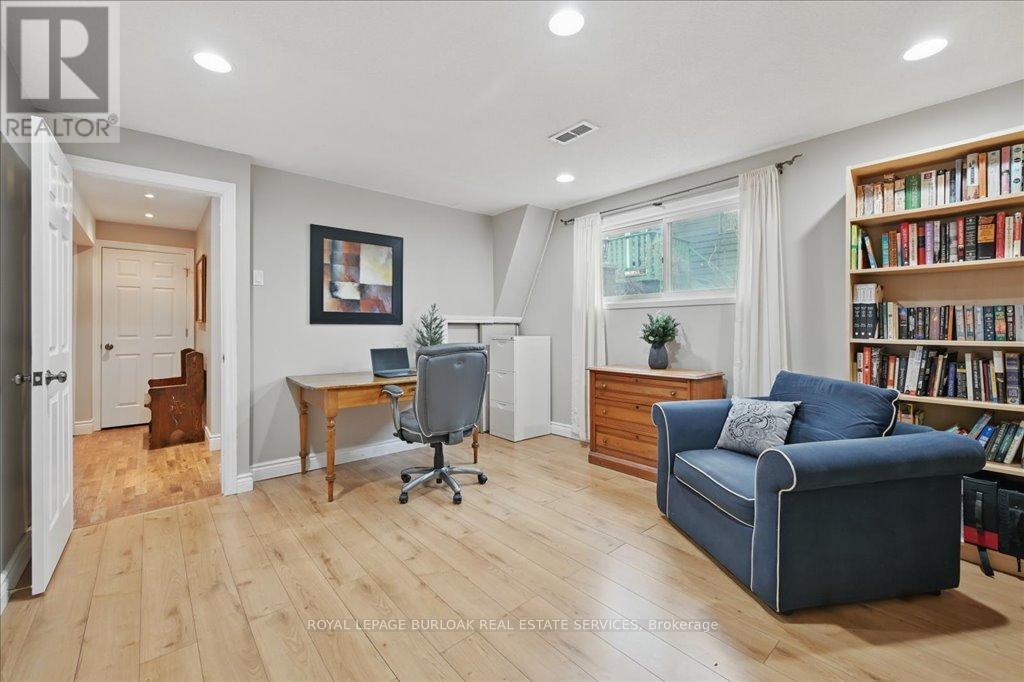 












768 KING ROAD

,
Burlington,




Ontario
L7T3K6

